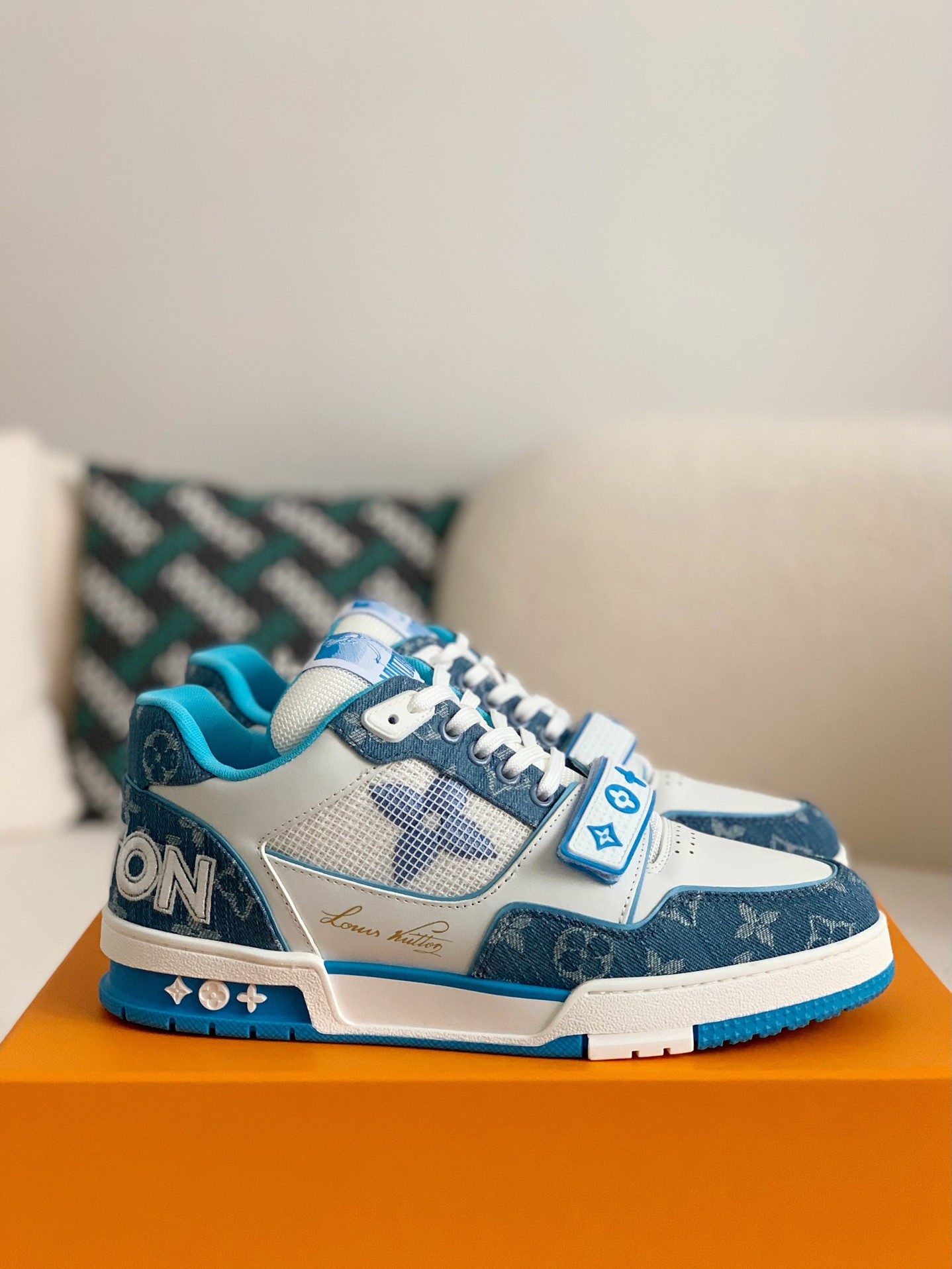 「#3」LOUIS VUITTON TRAINER Sneakers - Image 2