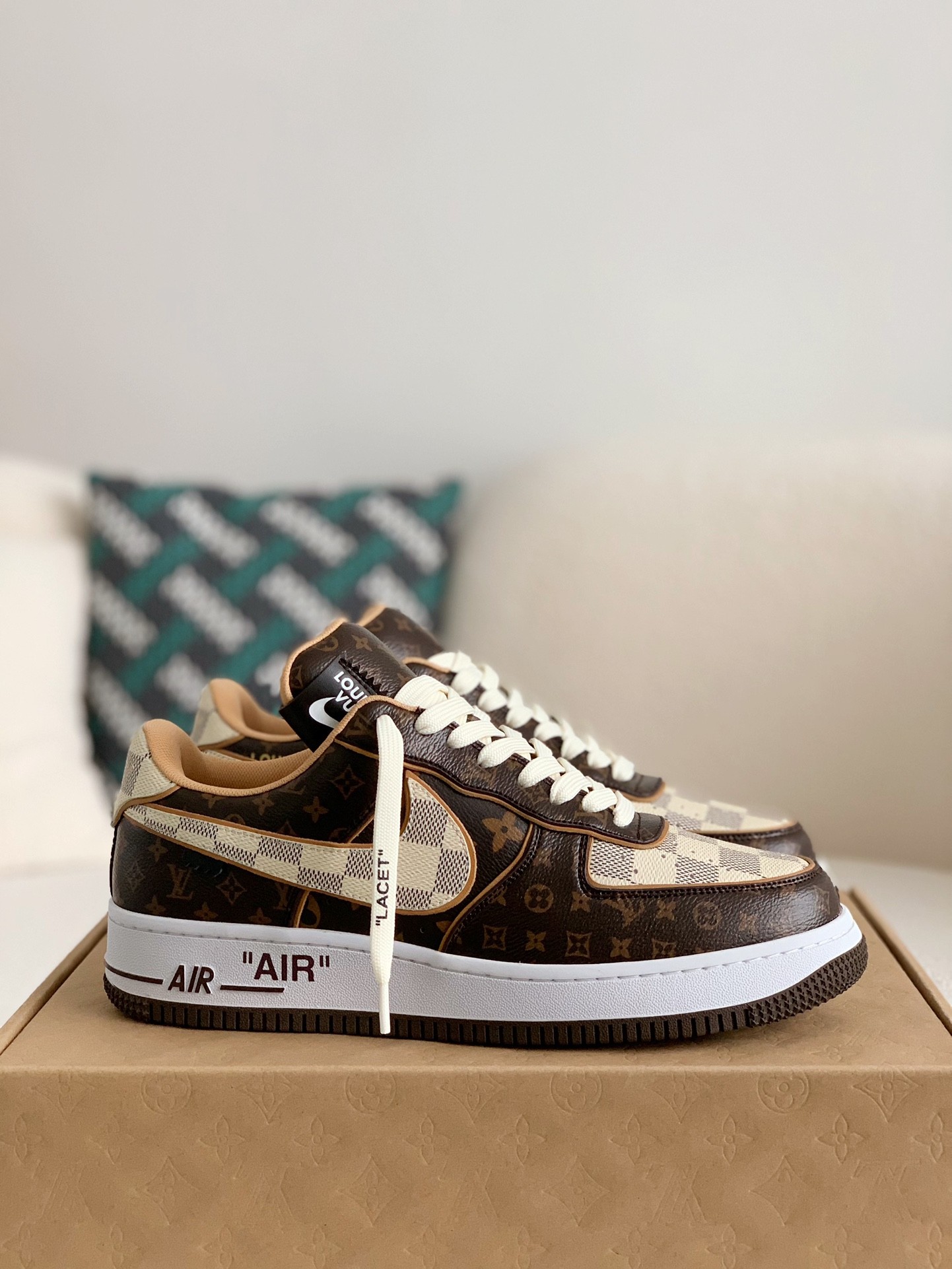 「#29」LOUIS VUITTON X NIKE AIR FORCE 1 Sneaker - Image 2