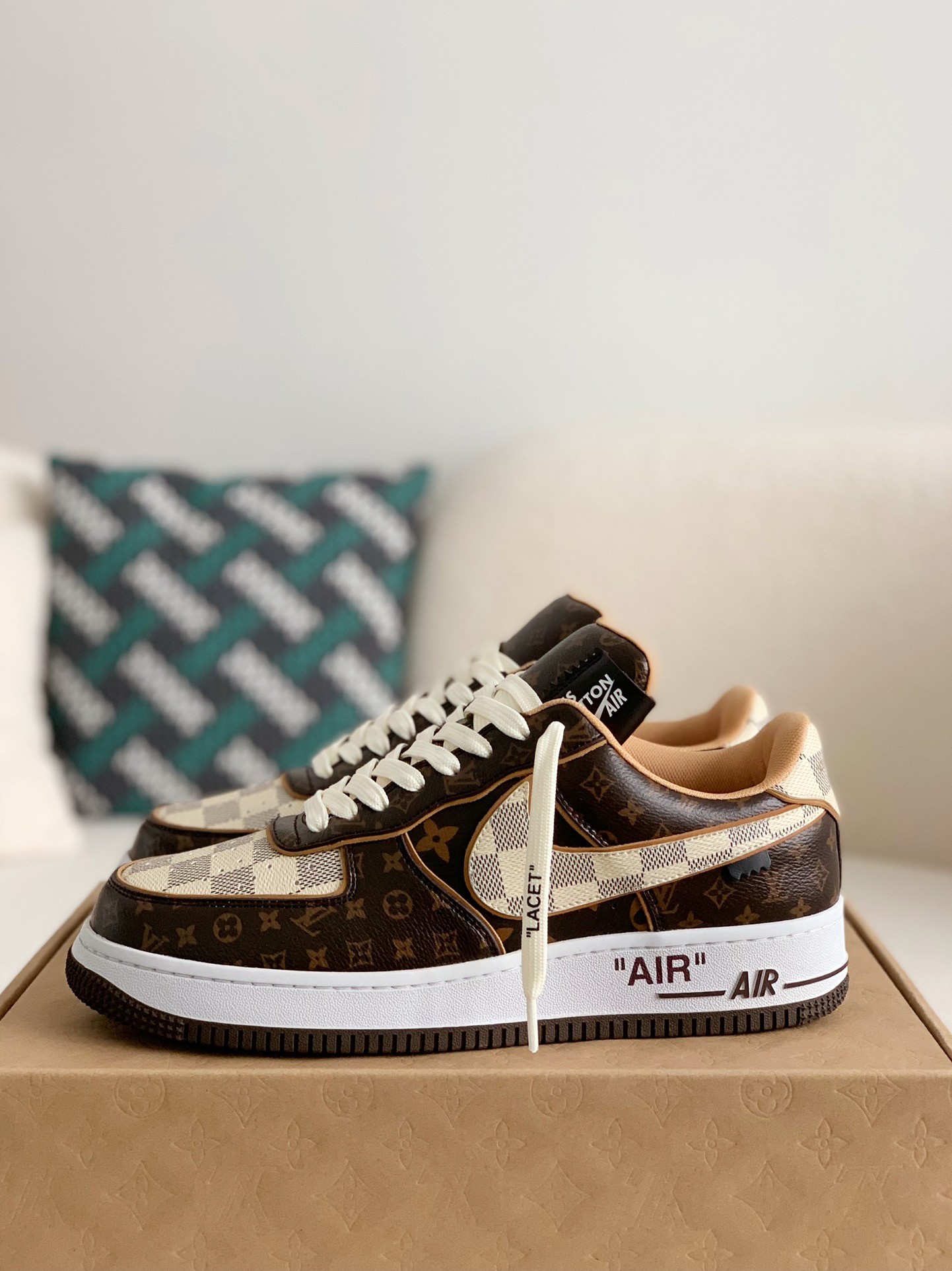 「#29」LOUIS VUITTON X NIKE AIR FORCE 1 Sneaker