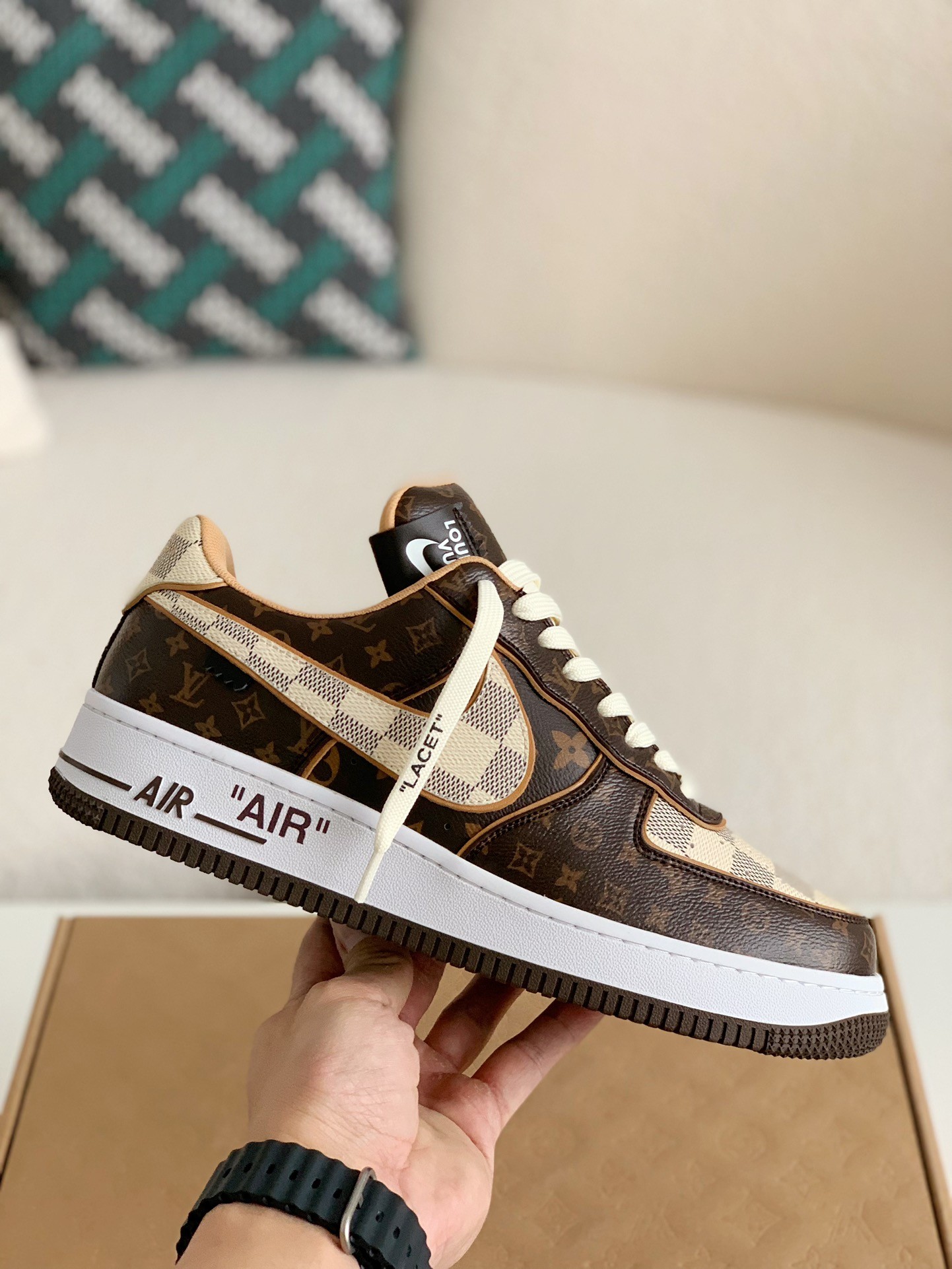 「#29」LOUIS VUITTON X NIKE AIR FORCE 1 Sneaker - Image 4