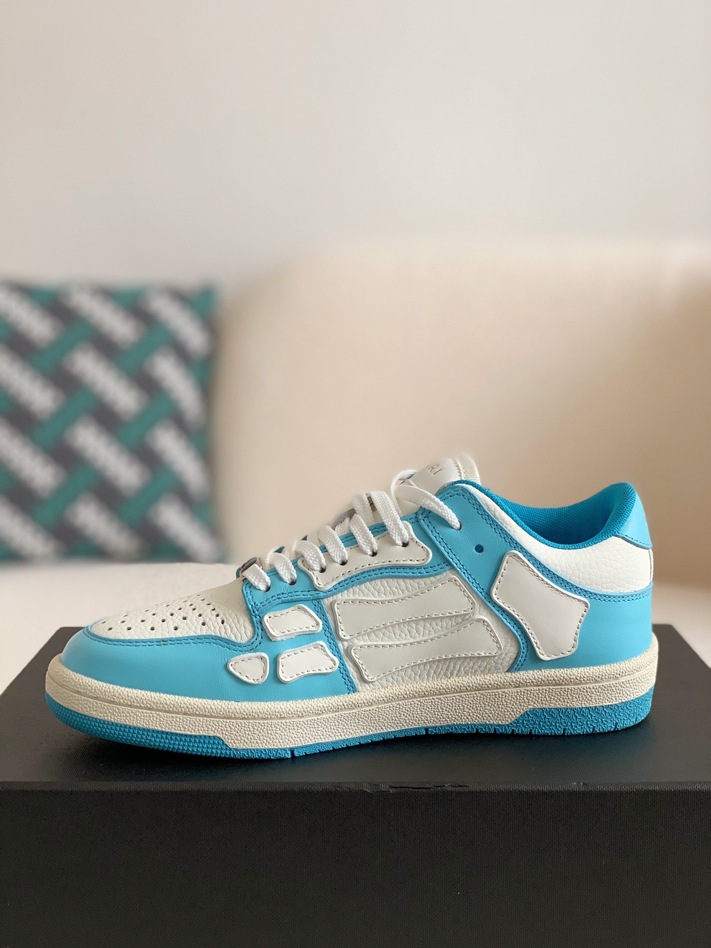 「#51」Amiri Bone Sneakers - Image 4