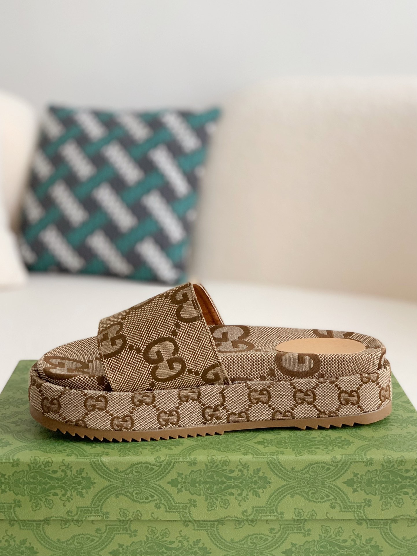 「#93」Gucci Ladies Slippers - Image 4