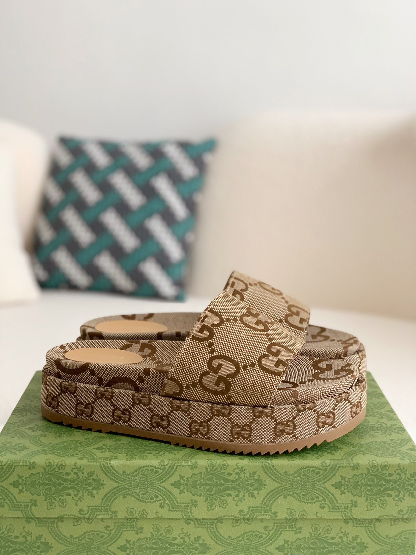 「#93」Gucci Ladies Slippers - Image 2