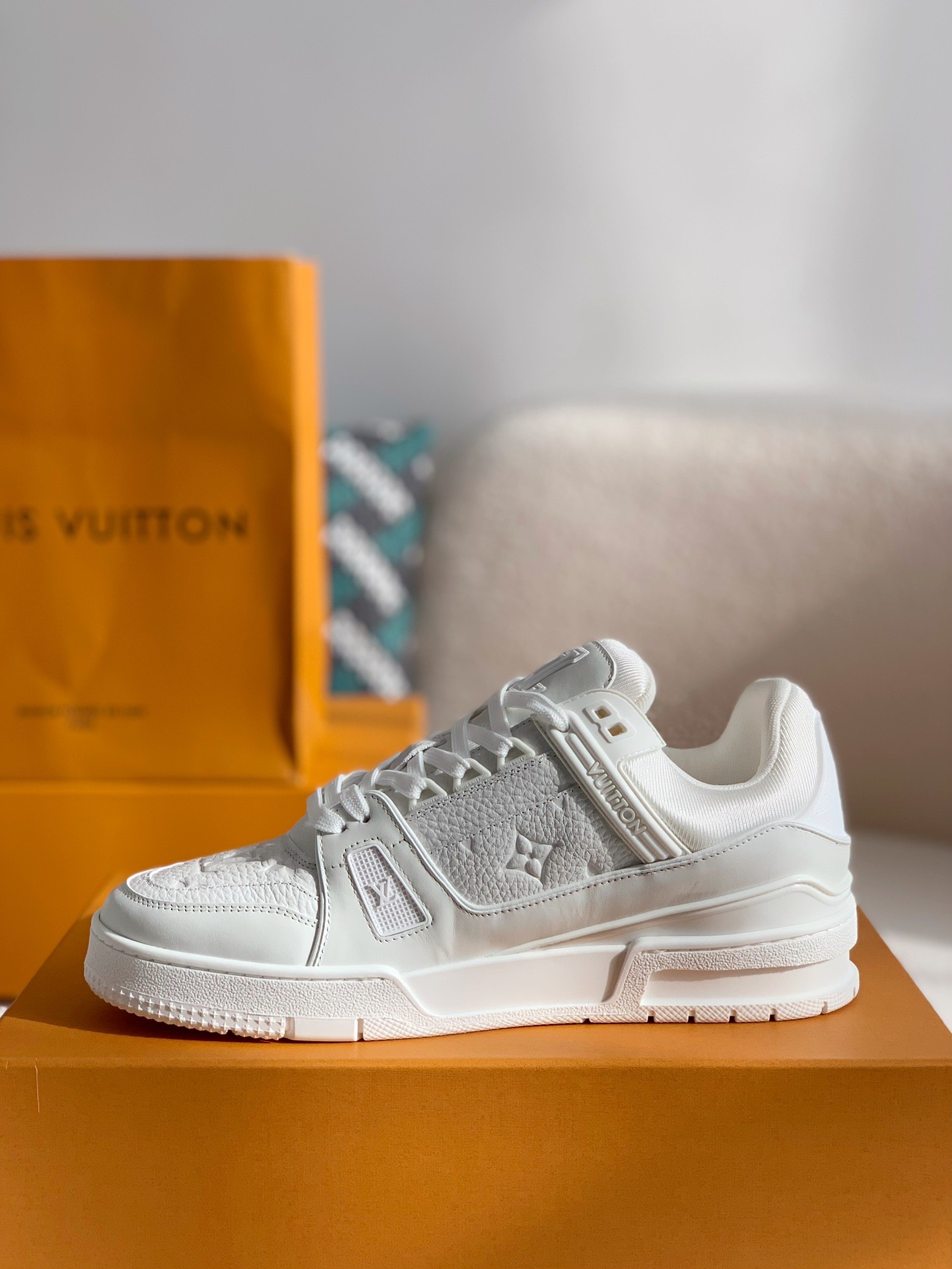 「#94」LOUIS VUITTON TRAINER SNEAKERS - Image 4