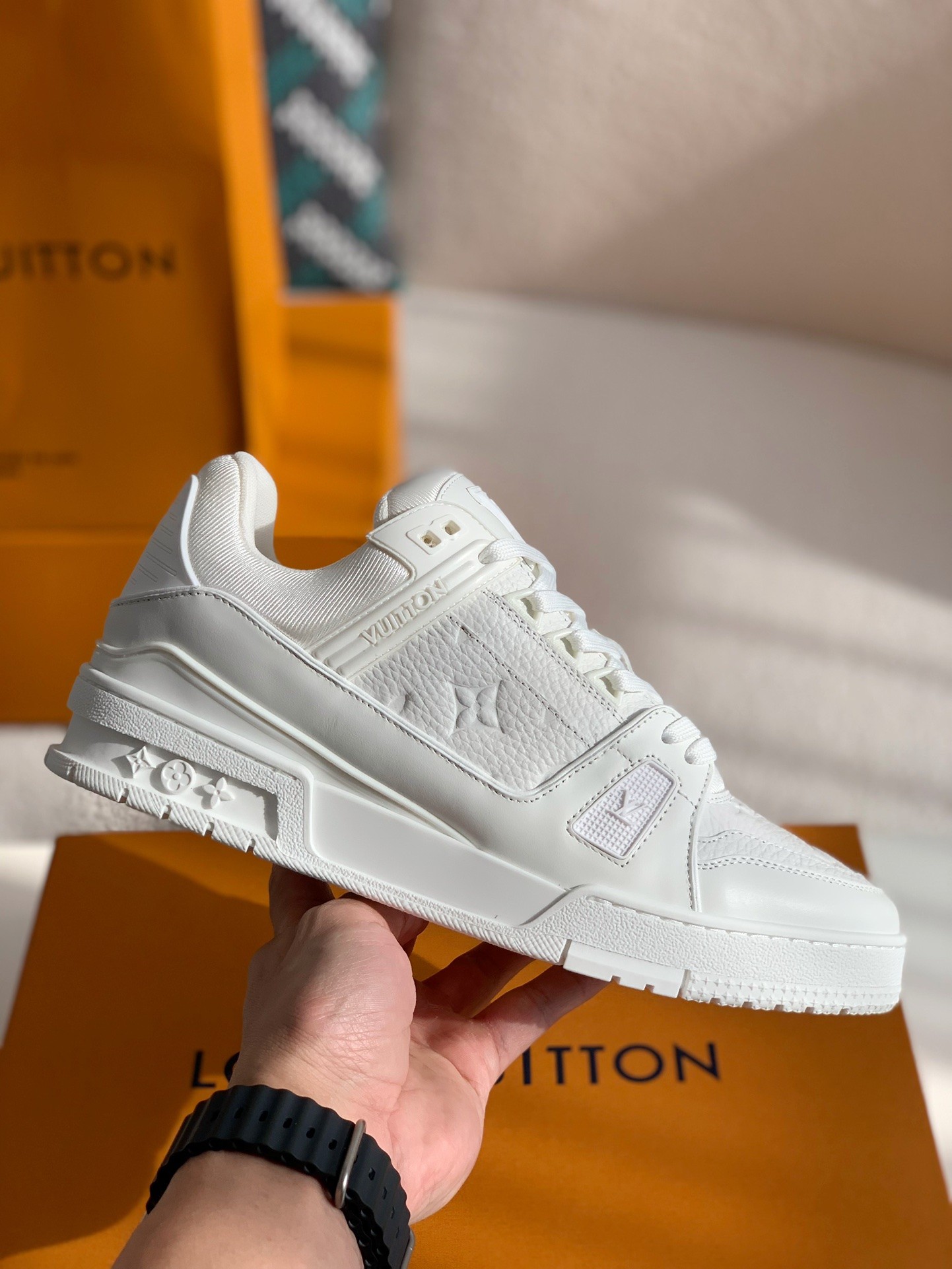 「#94」LOUIS VUITTON TRAINER SNEAKERS - Image 3