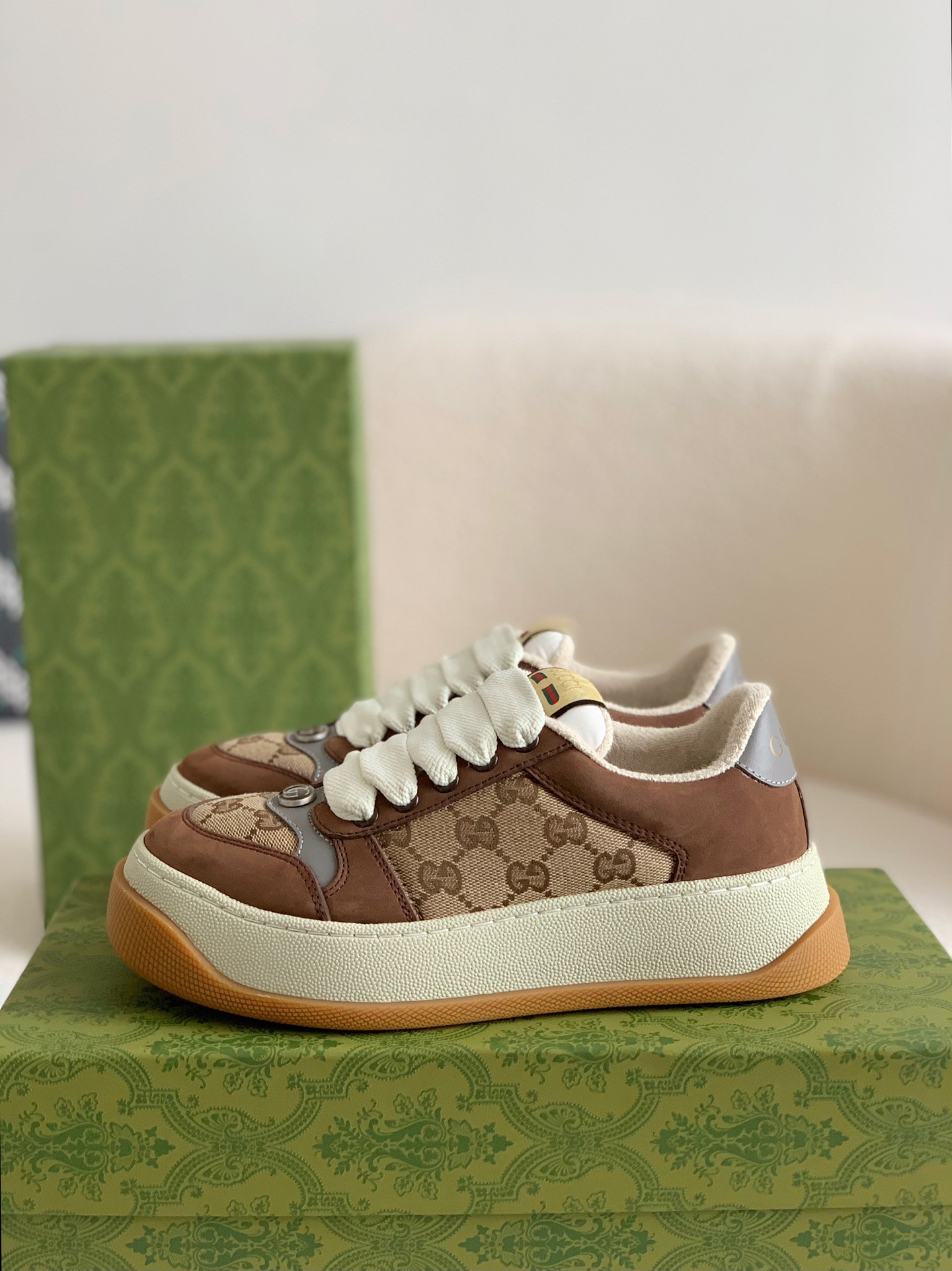 「#97」Gucci sneakers Cowhide