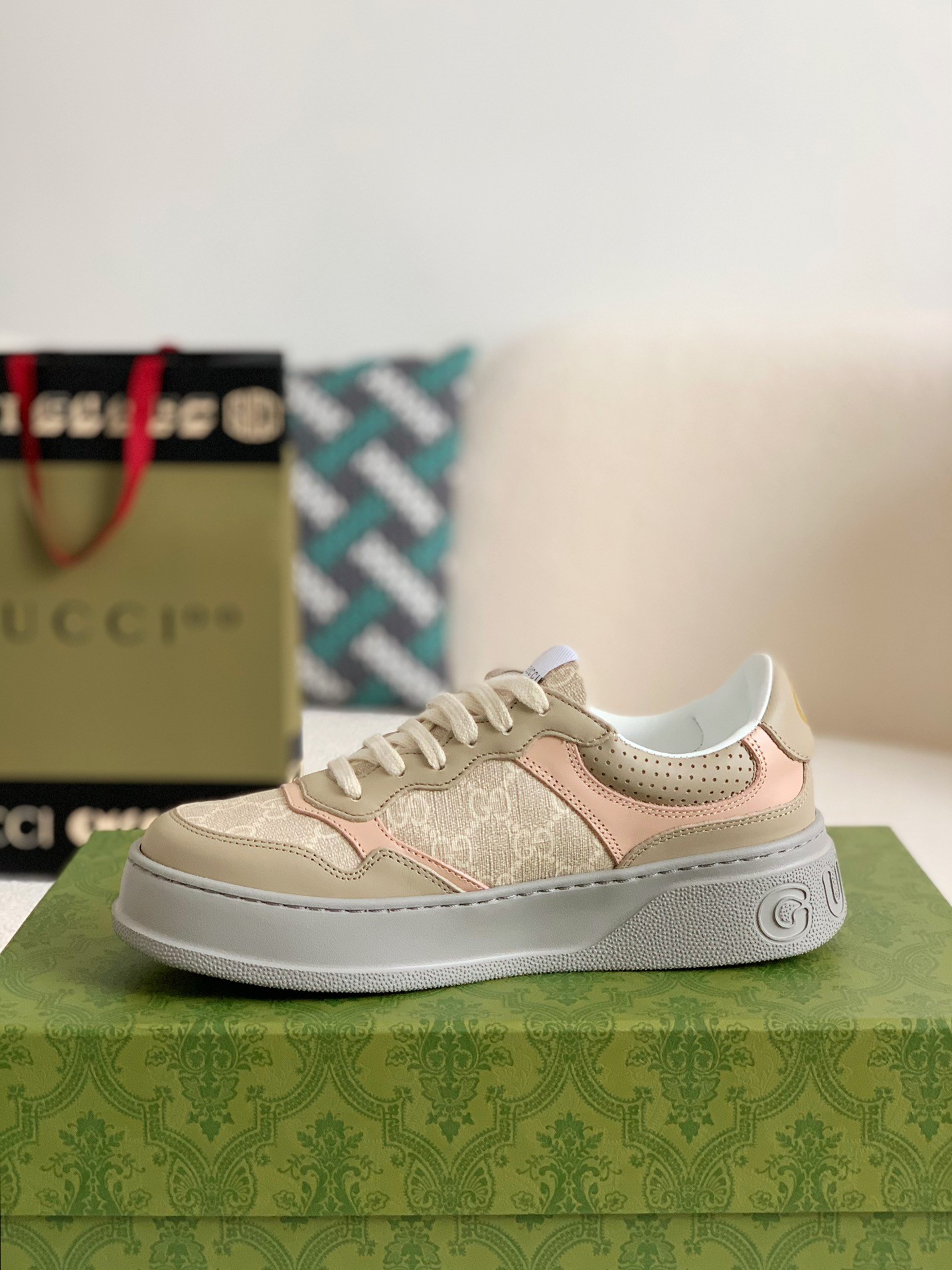 「#102」Gucci sneakers Cowhide - Image 4