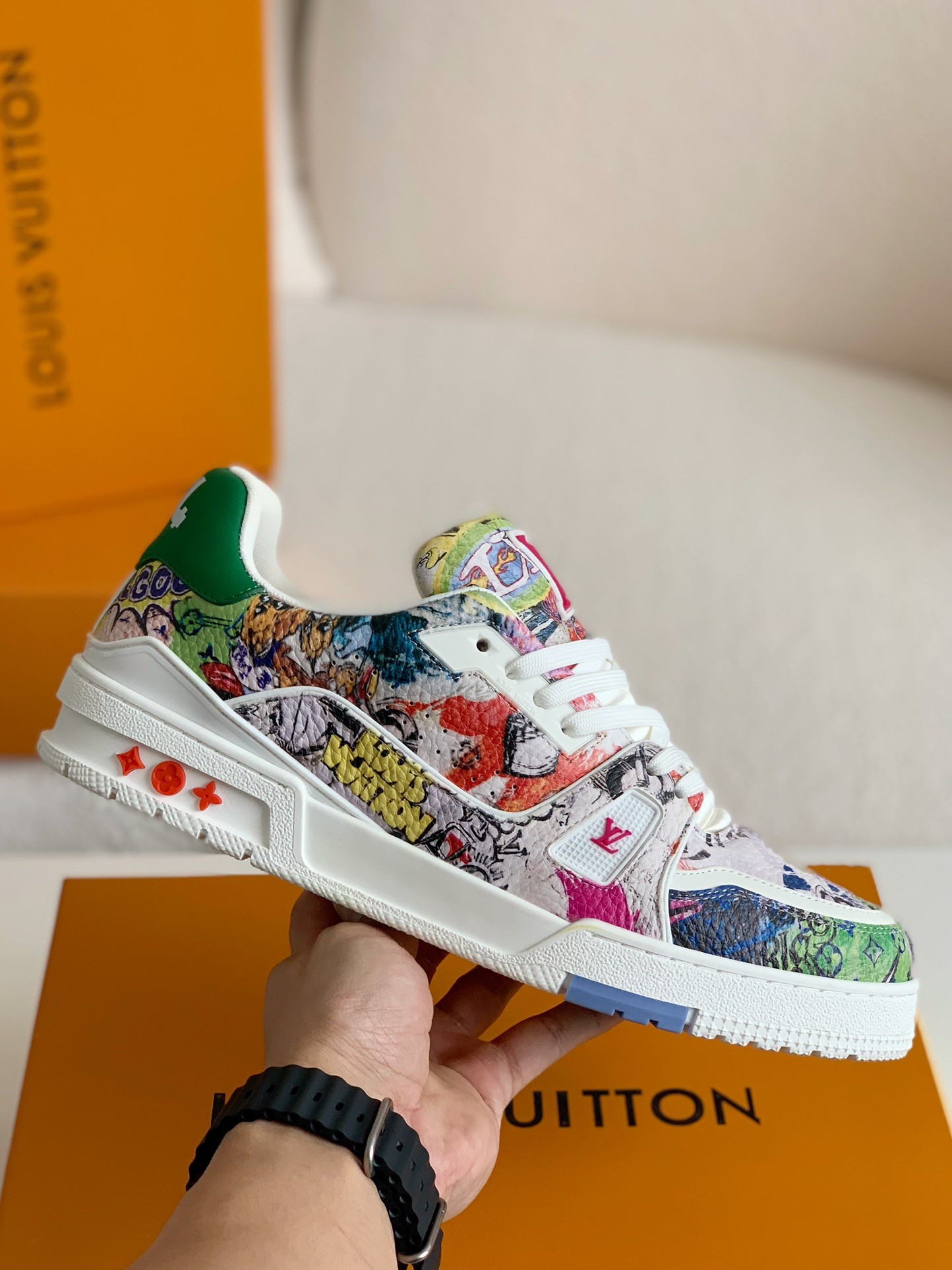 「#124」LOUIS VUITTON TRAINER SNEAKERS - Image 3