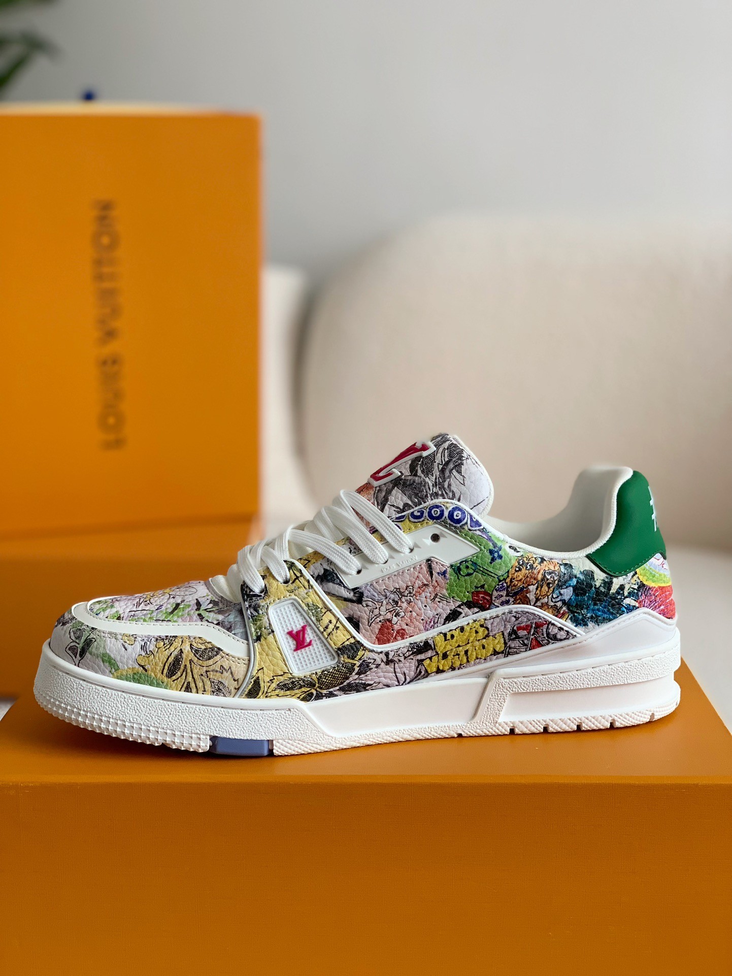 「#124」LOUIS VUITTON TRAINER SNEAKERS - Image 4