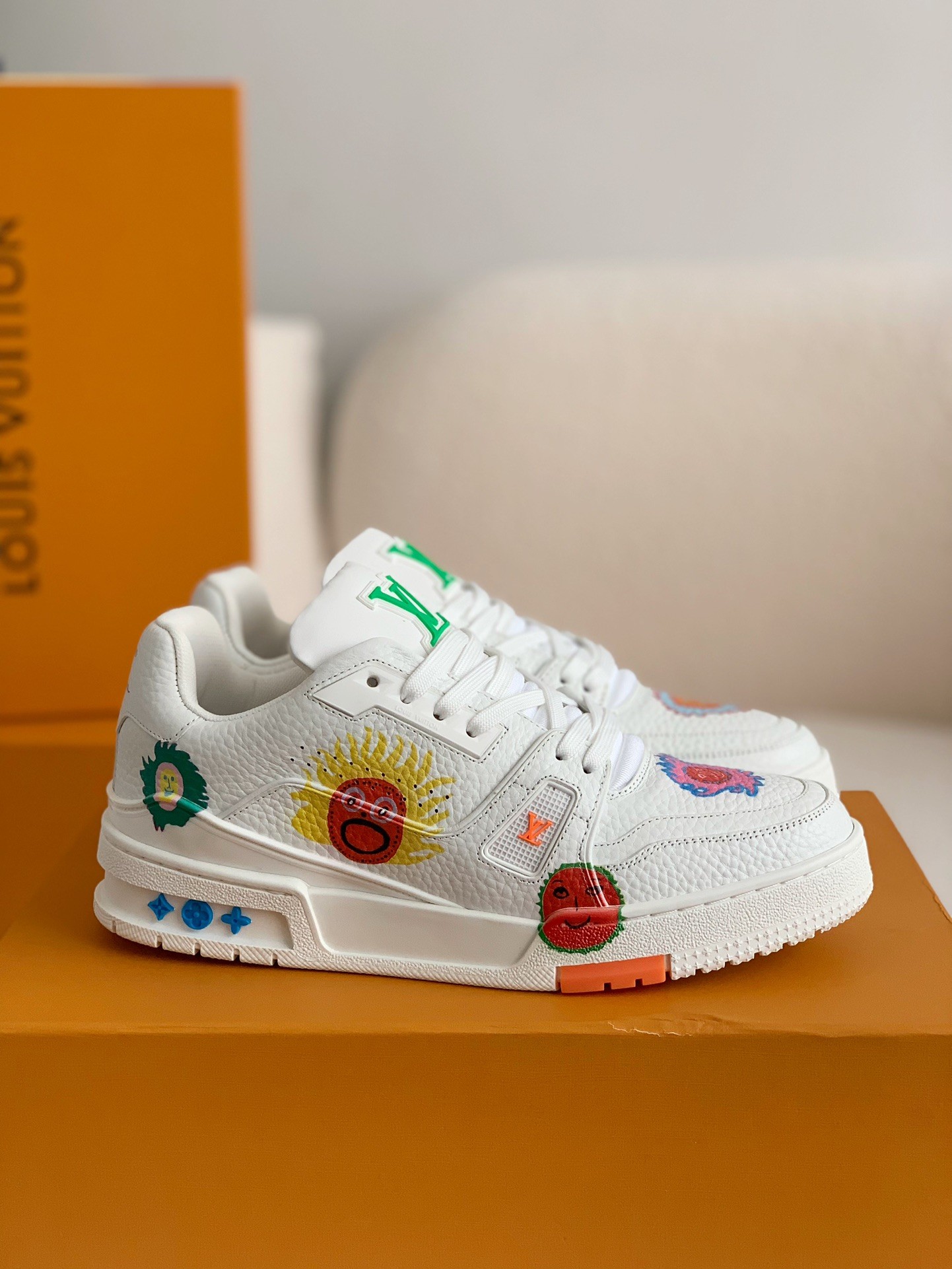 「#129」Yayoi Kusama × LOUIS VUITTON TRAINER Sneakers - Image 2