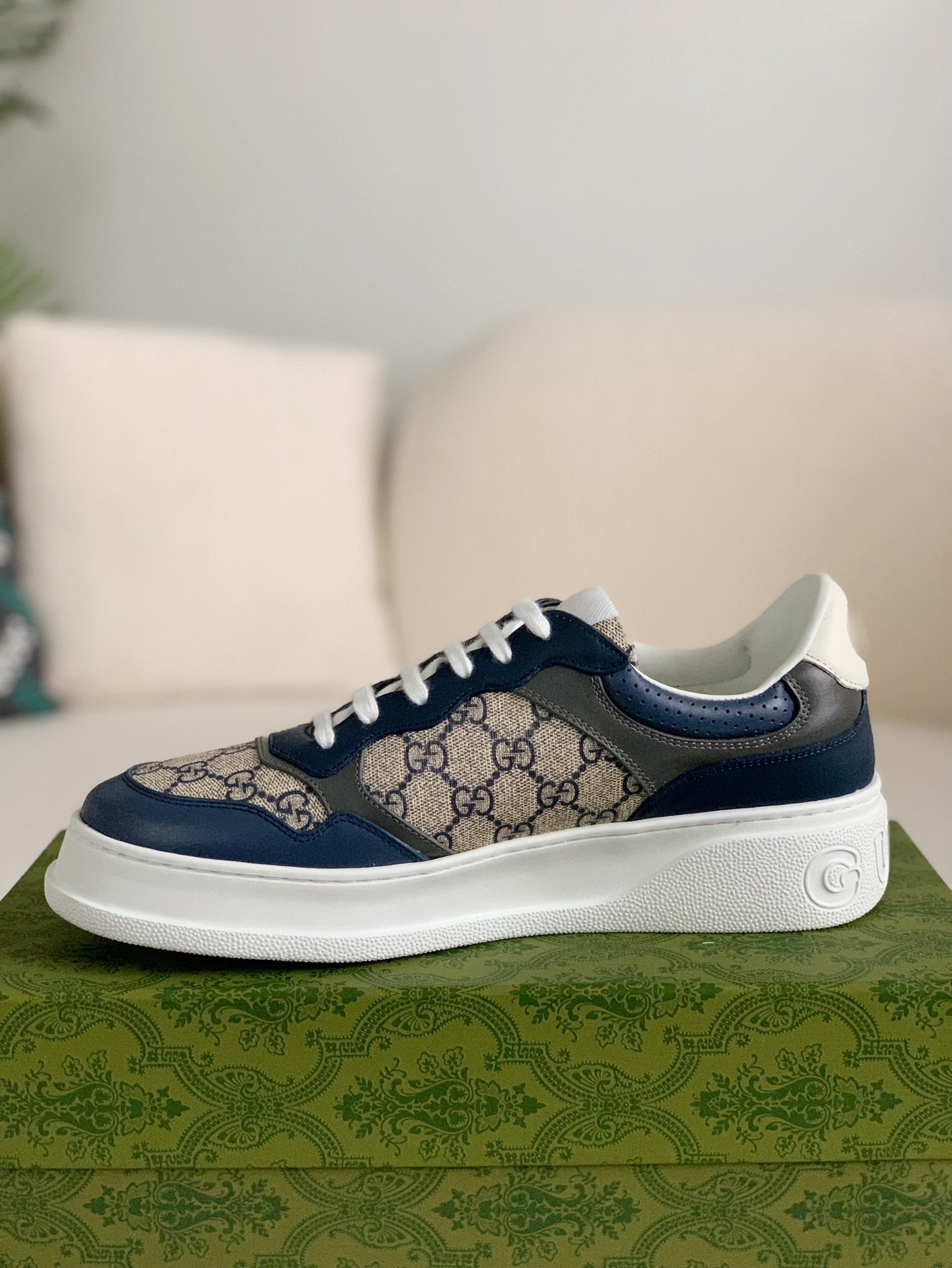 「#136」Gucci sneakers Cowhide - Image 4