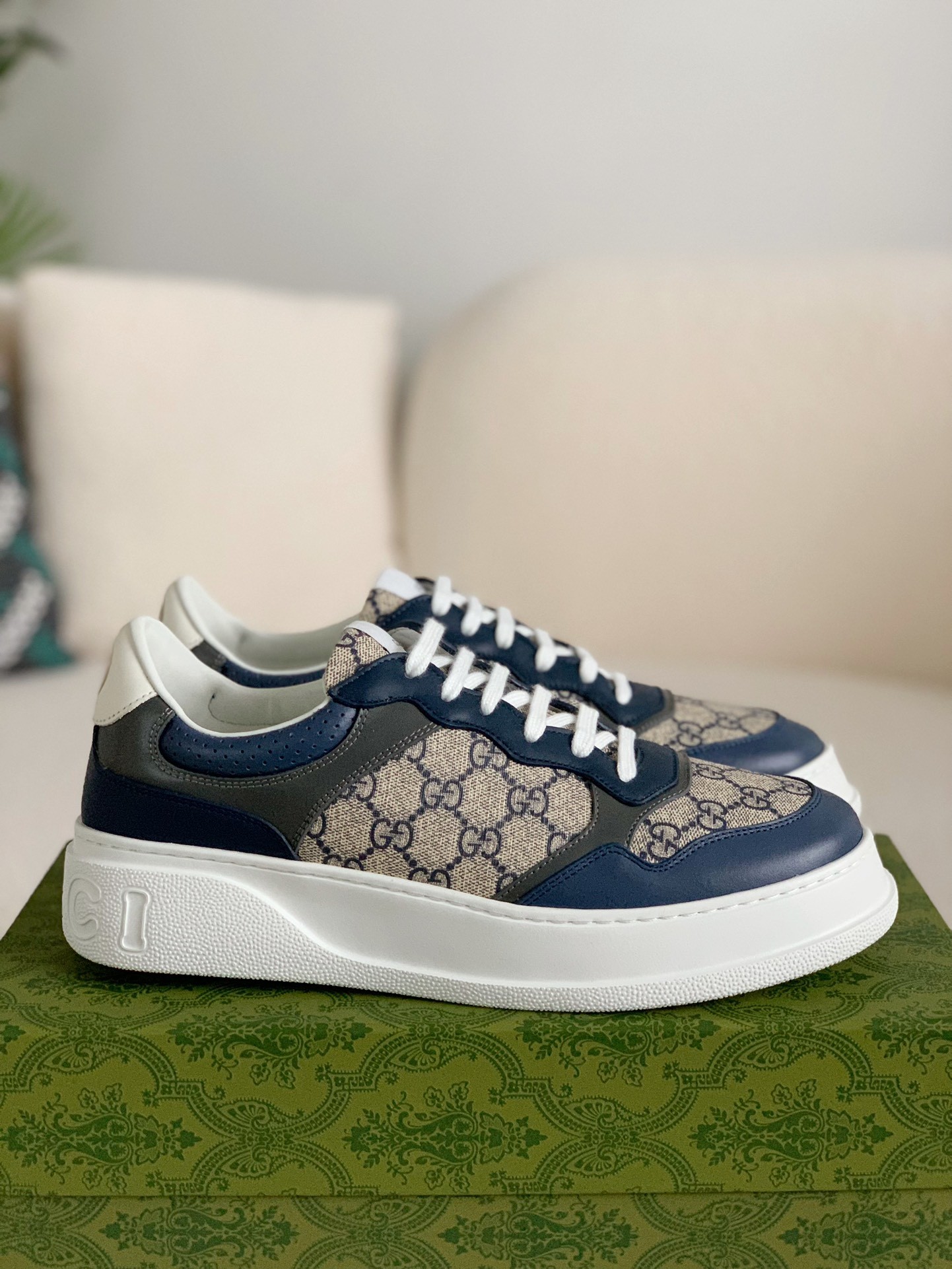 「#136」Gucci sneakers Cowhide - Image 2