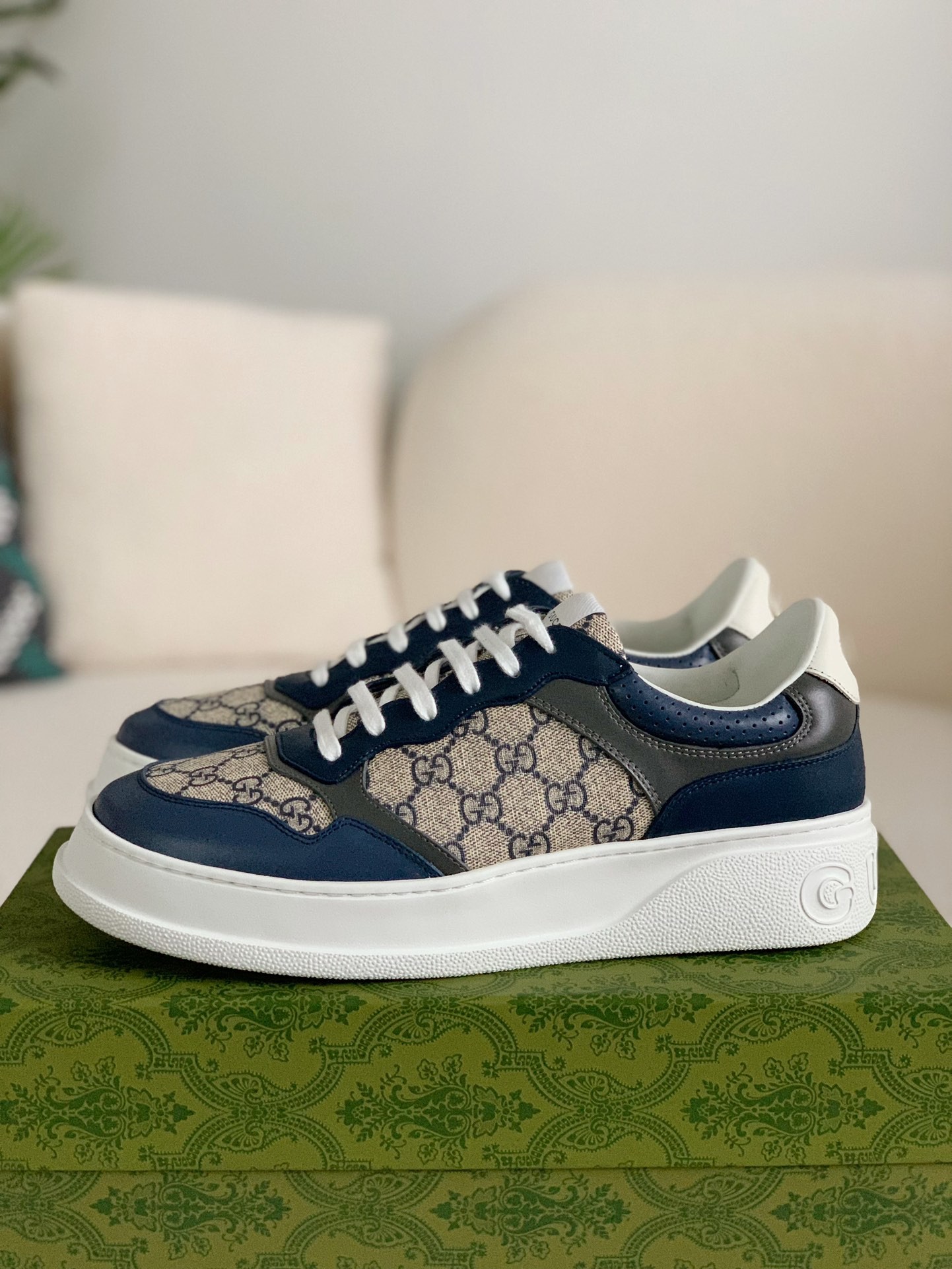 「#136」Gucci sneakers Cowhide
