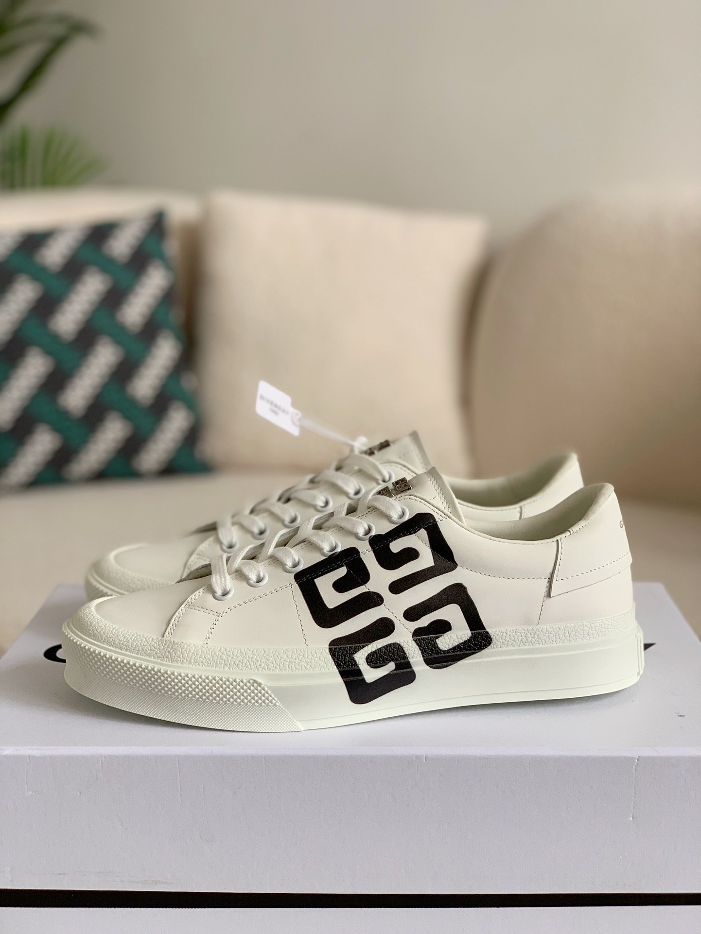 「#143」Givenchy Urban Street Sneakers