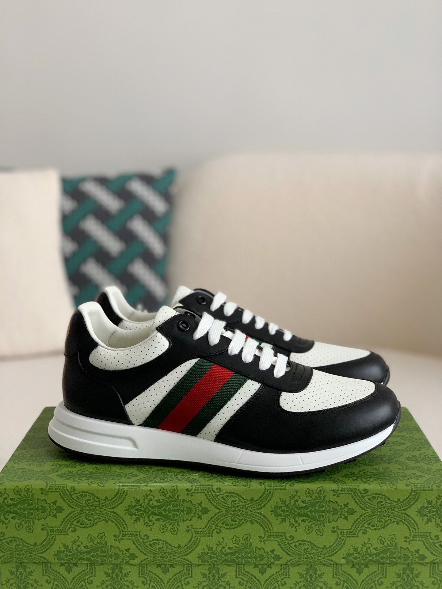 「#73」Gucci New Arrival sneakers - Image 2