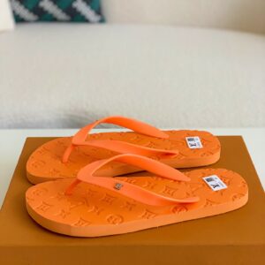 「#76」Louis Vuitton flip flops