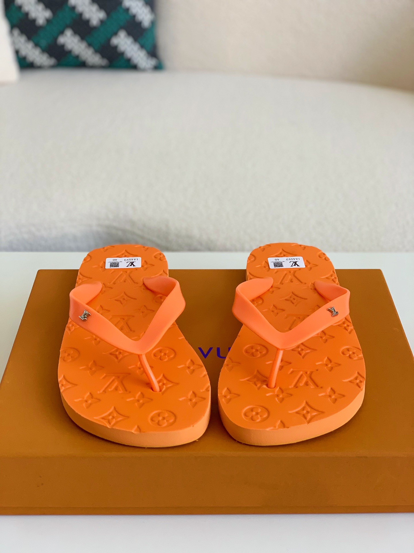 「#76」Louis Vuitton flip flops - Image 4