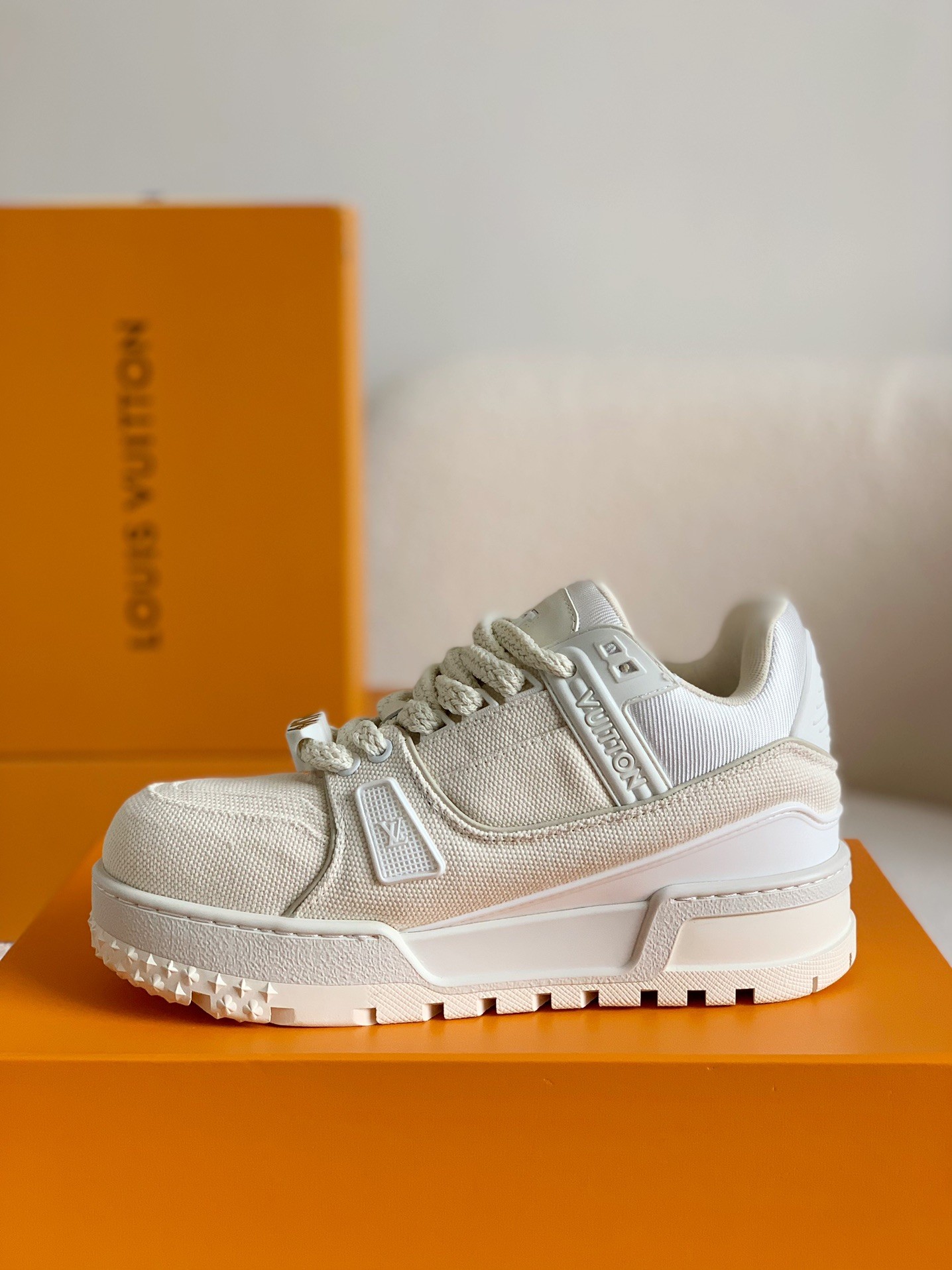 「#77」LOUIS VUITTON TRAINER MAXI SNEAKERS - Image 4