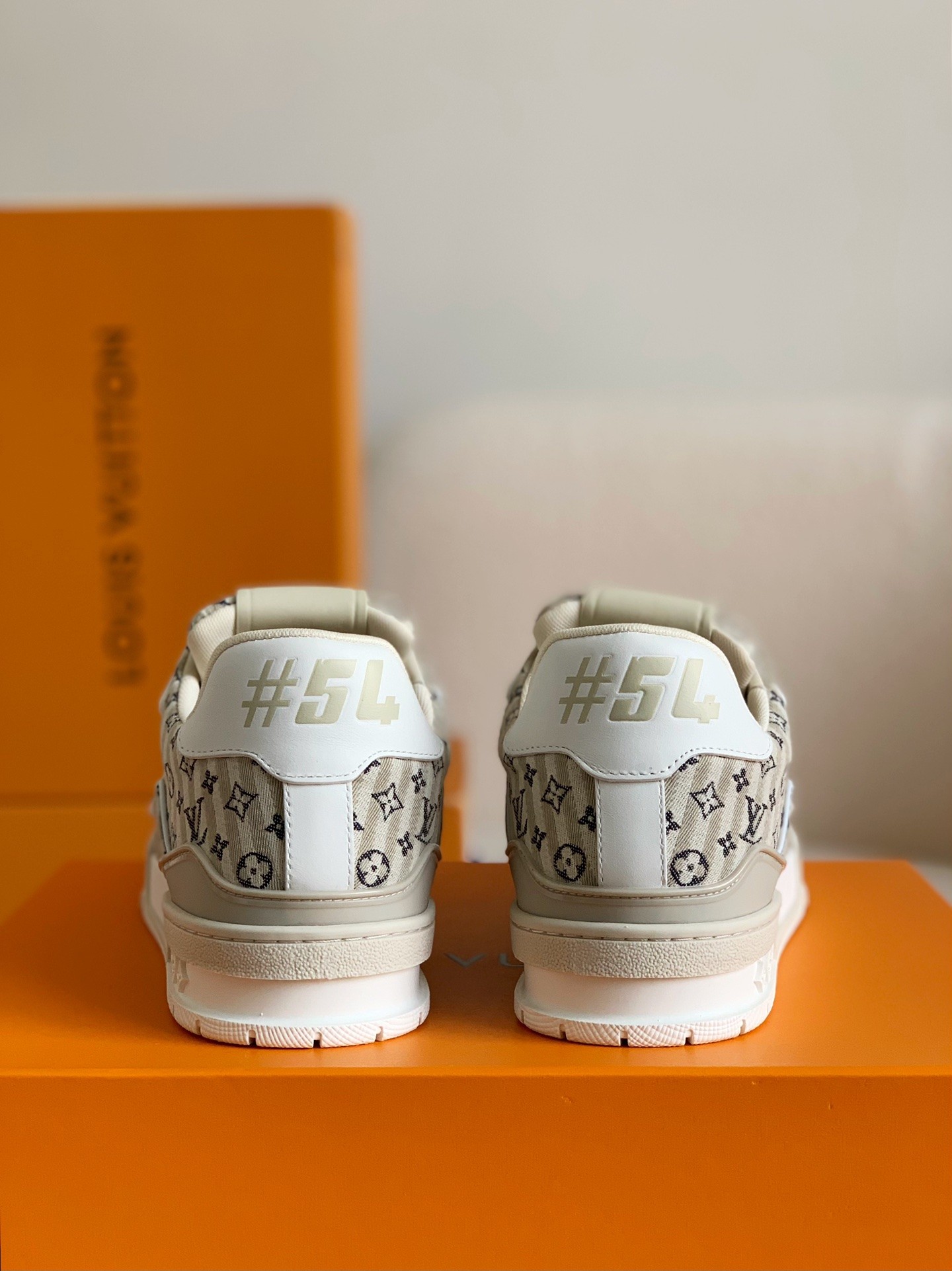 「#81」LOUIS VUITTON TRAINER SNEAKERS - Image 5