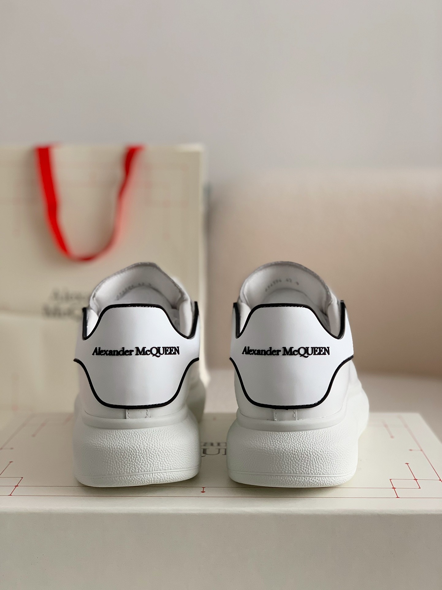 「#84」Alexander McQueen MQ white film tail Sneakers - Image 5