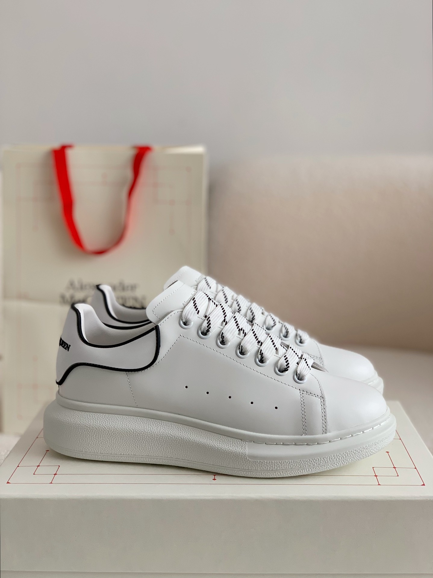 「#84」Alexander McQueen MQ white film tail Sneakers - Image 2