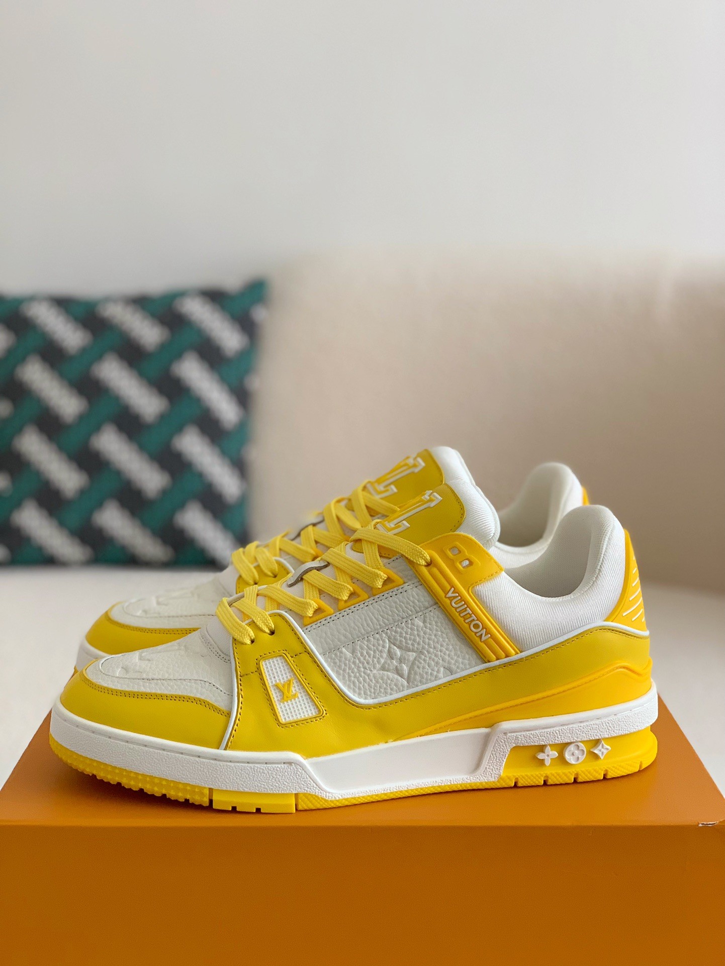 「#90」LOUIS VUITTON TRAINER Sneakers