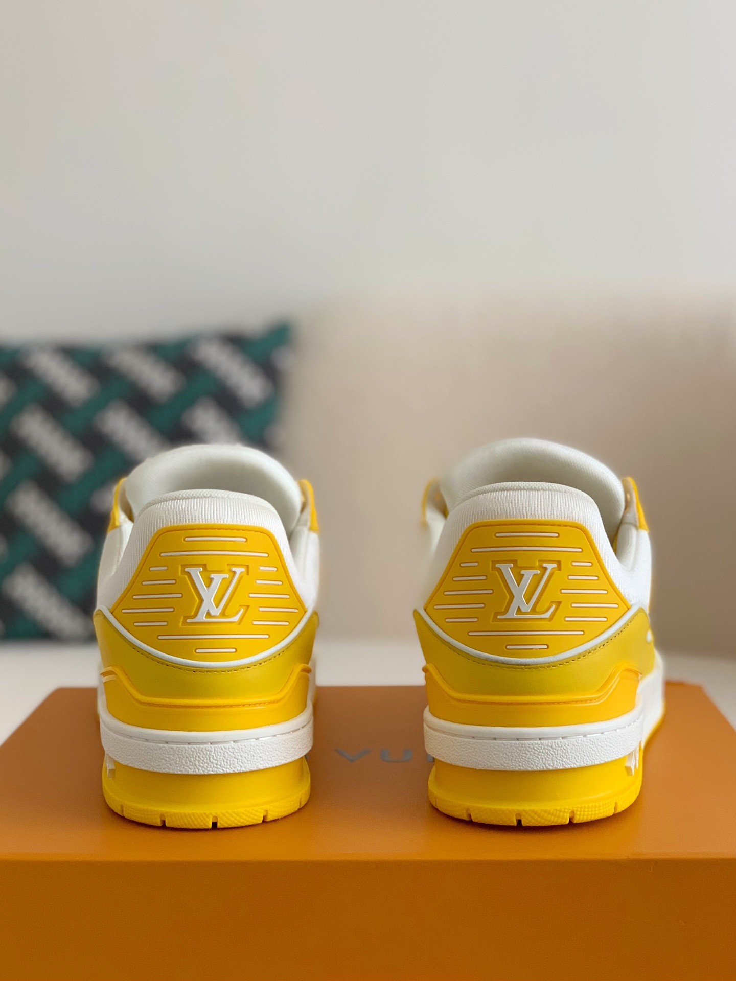 「#90」LOUIS VUITTON TRAINER Sneakers - Image 5