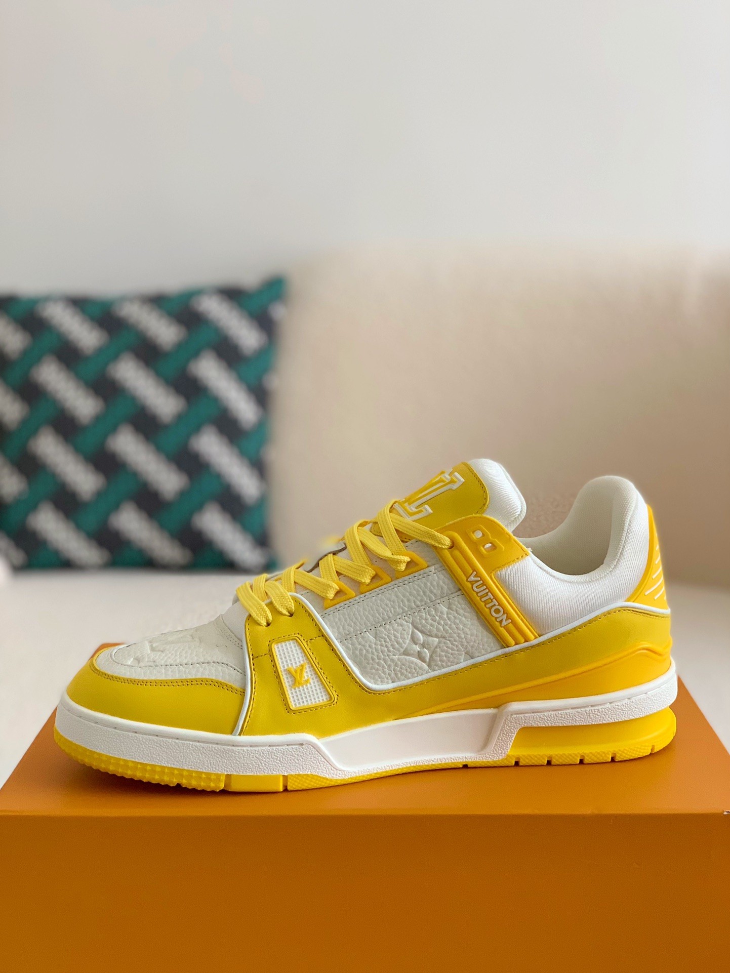 「#90」LOUIS VUITTON TRAINER Sneakers - Image 4