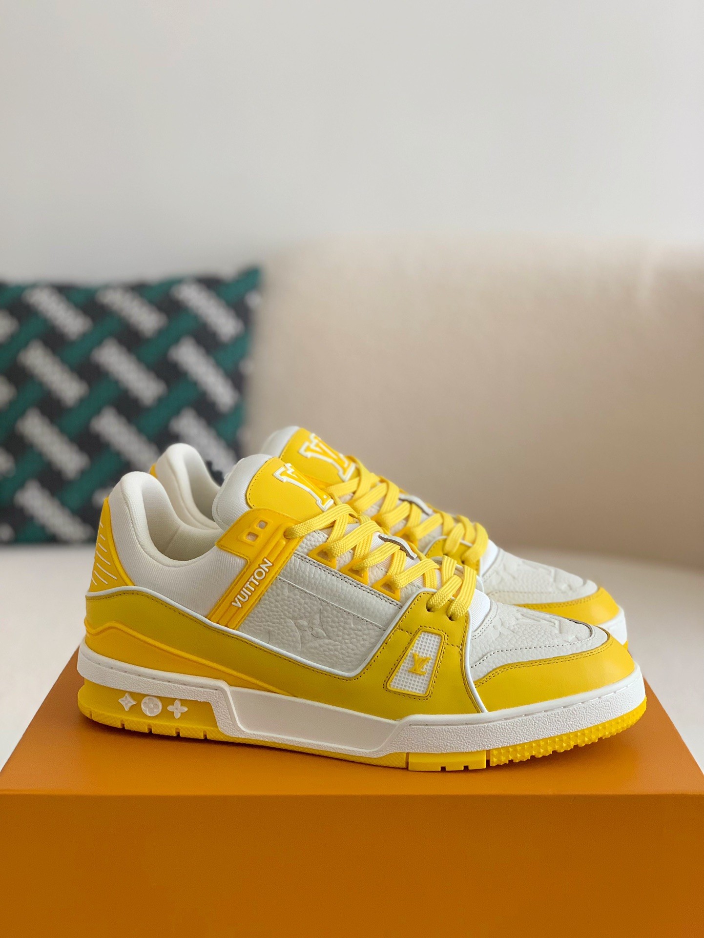 「#90」LOUIS VUITTON TRAINER Sneakers - Image 2