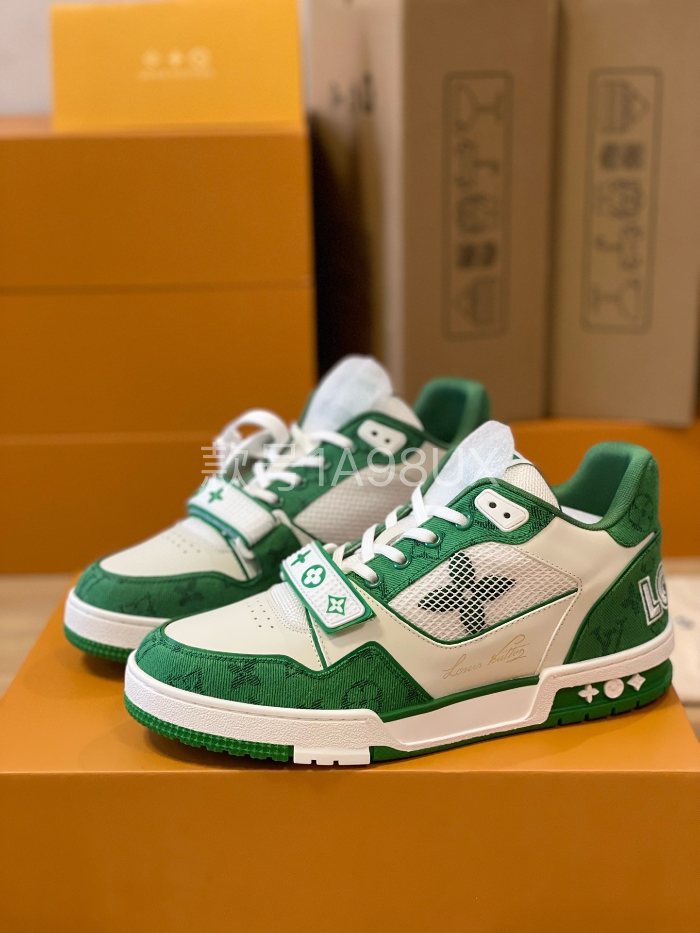 「#224」LOUIS VUITTON TRAINER 1A98UX Sneaker