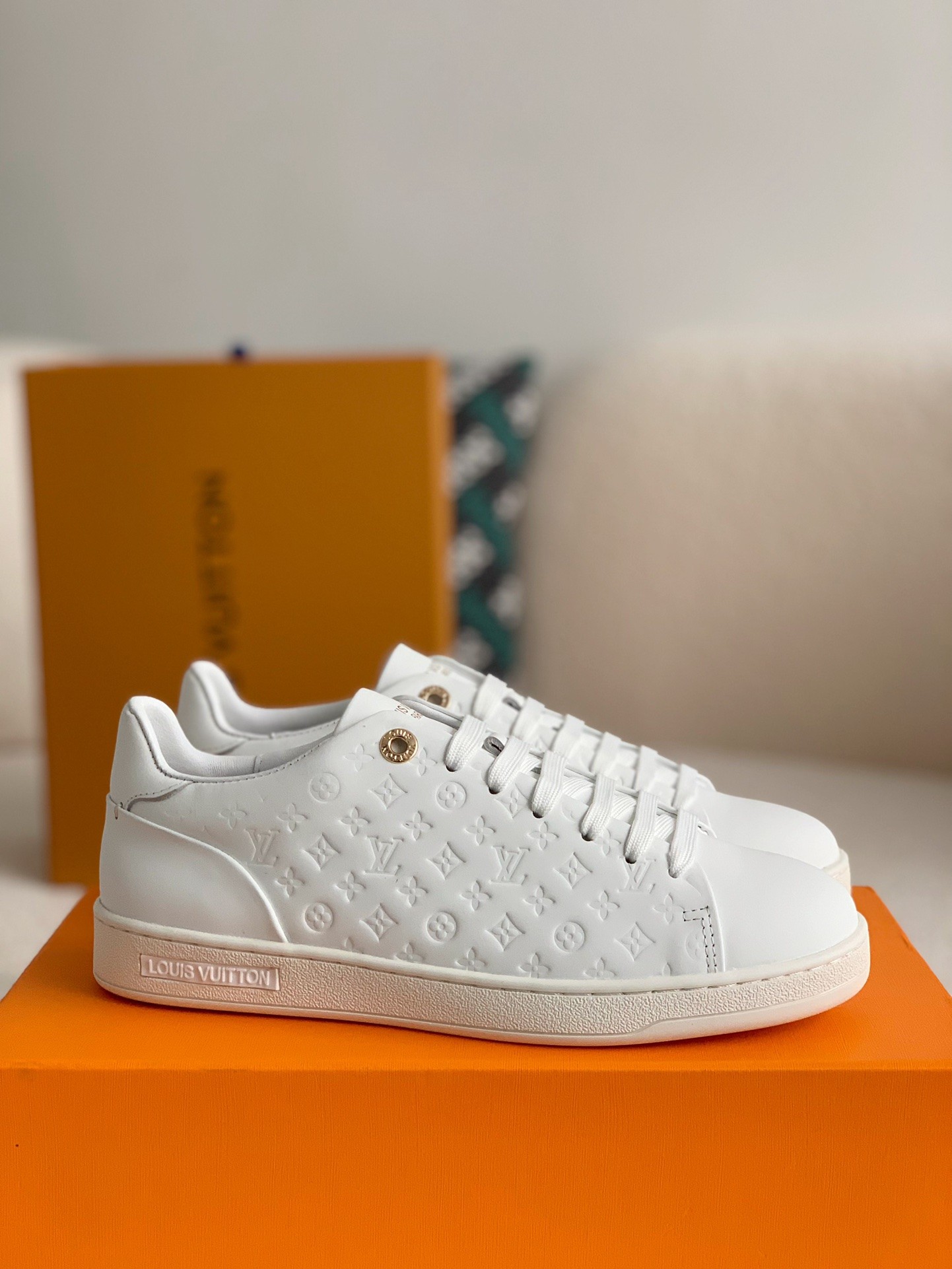 「#225」Louis Vuitton Sneaker - Image 2
