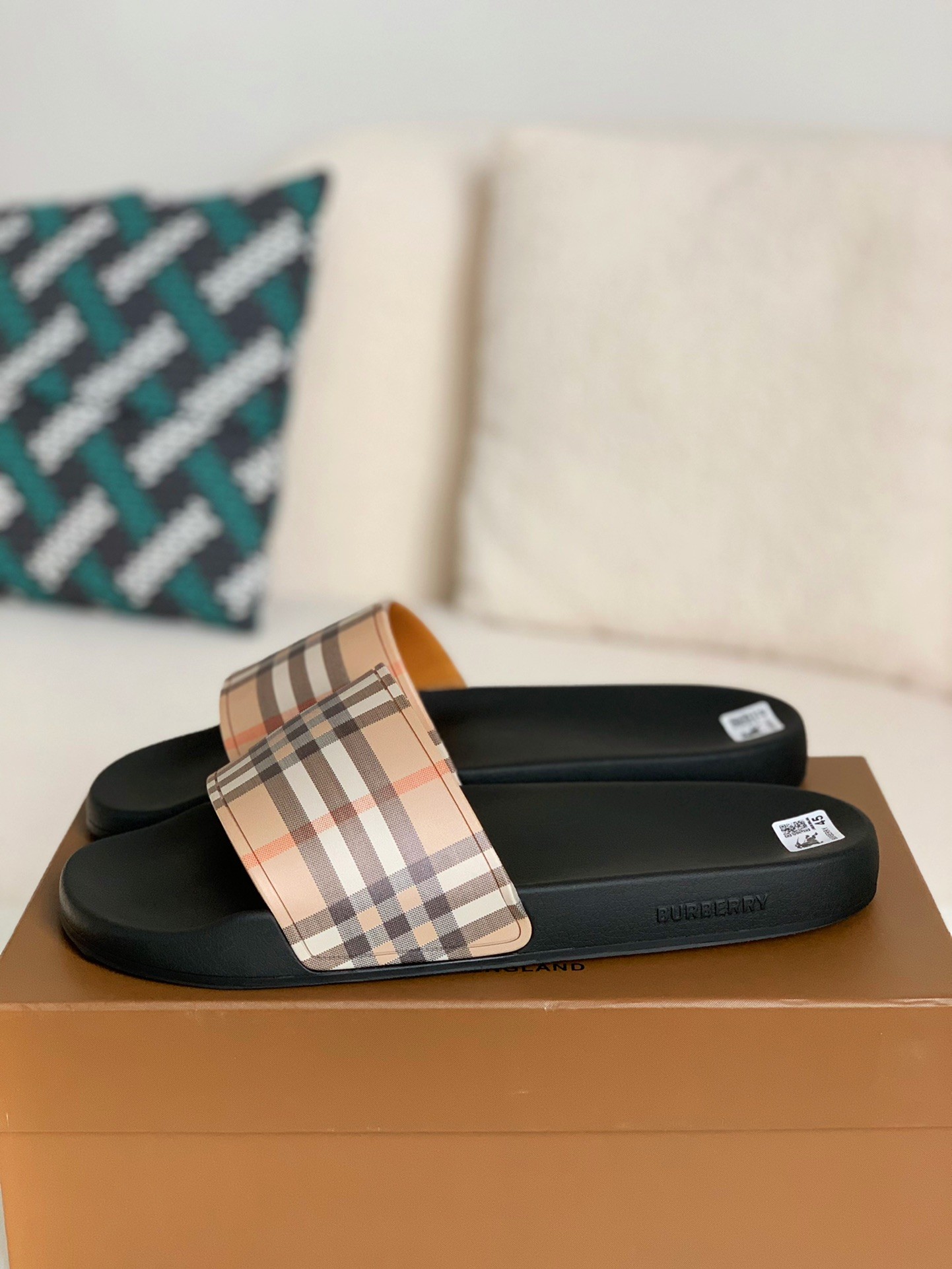 「#231」Buberry Archieve sandals