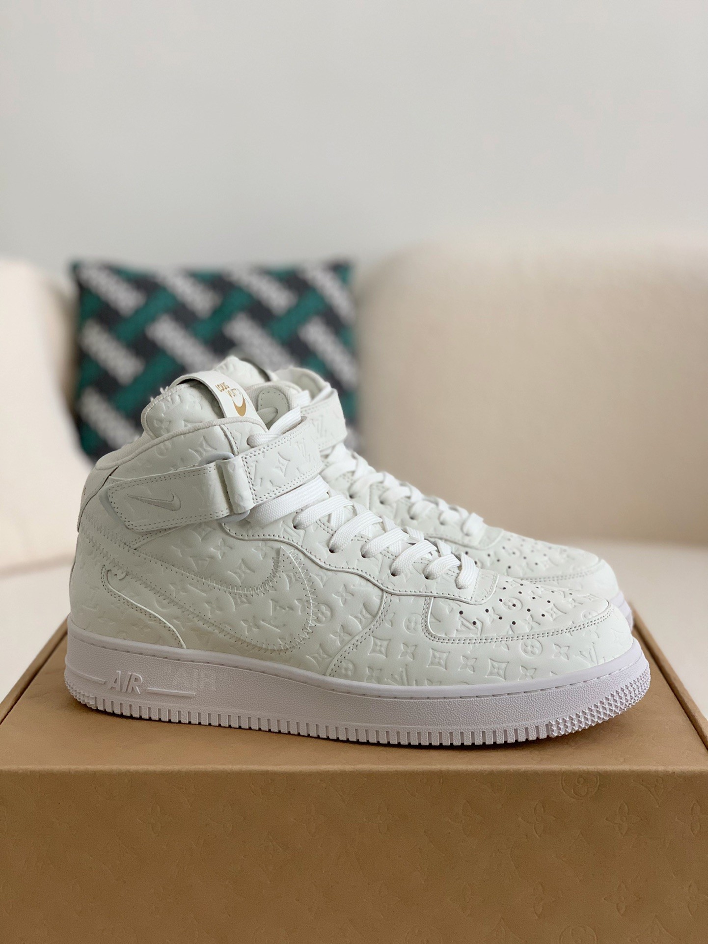 「#234」Louis Vuitton x Nike Air Force 1 High - Image 2
