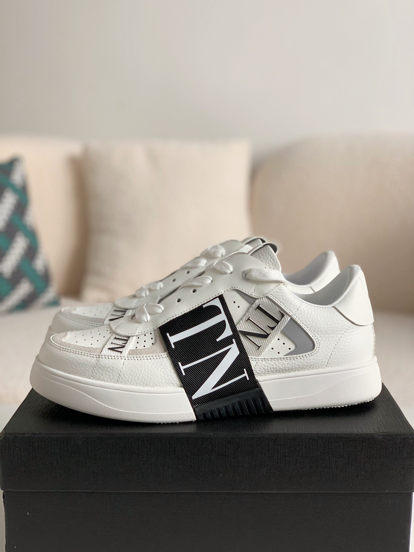 「#240」Valentino sneakers