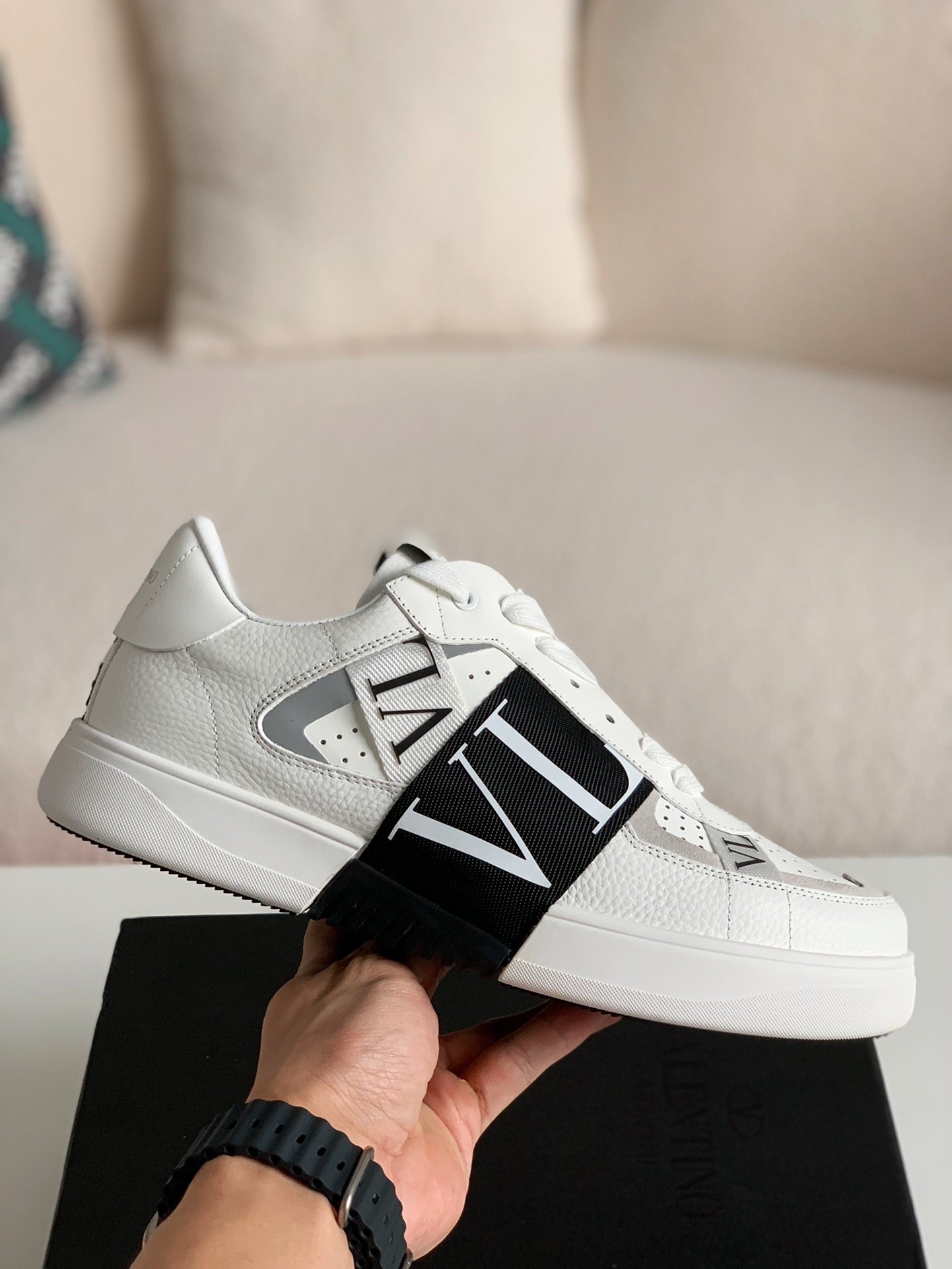 「#240」Valentino sneakers - Image 3