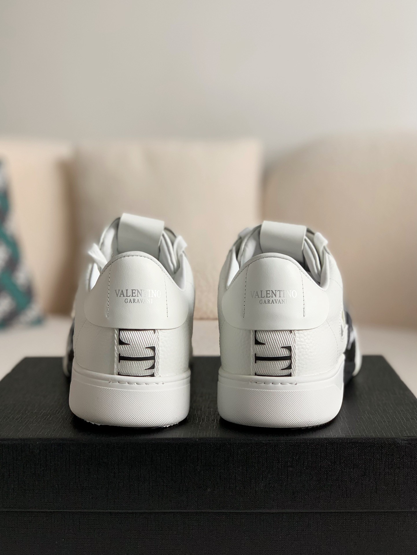 「#240」Valentino sneakers - Image 5