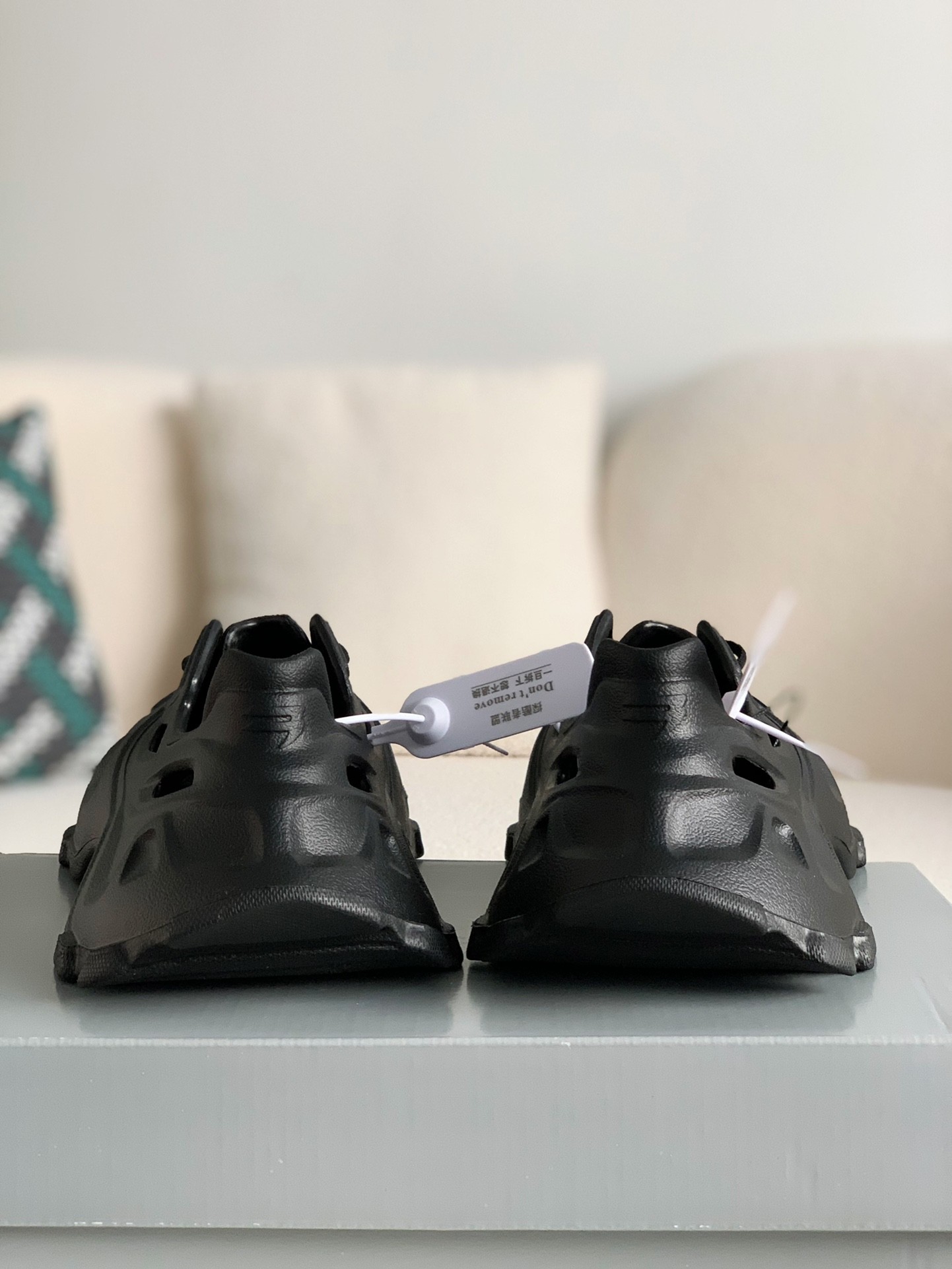 「#241」Balenciaga rubber sneakers - Image 5