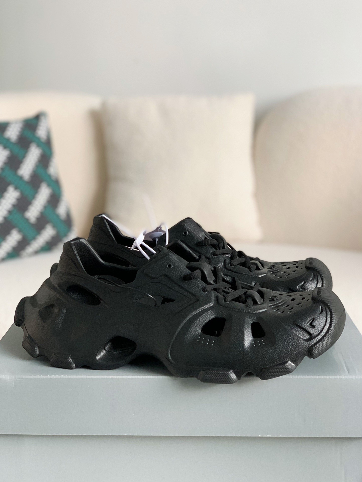 「#241」Balenciaga rubber sneakers - Image 2