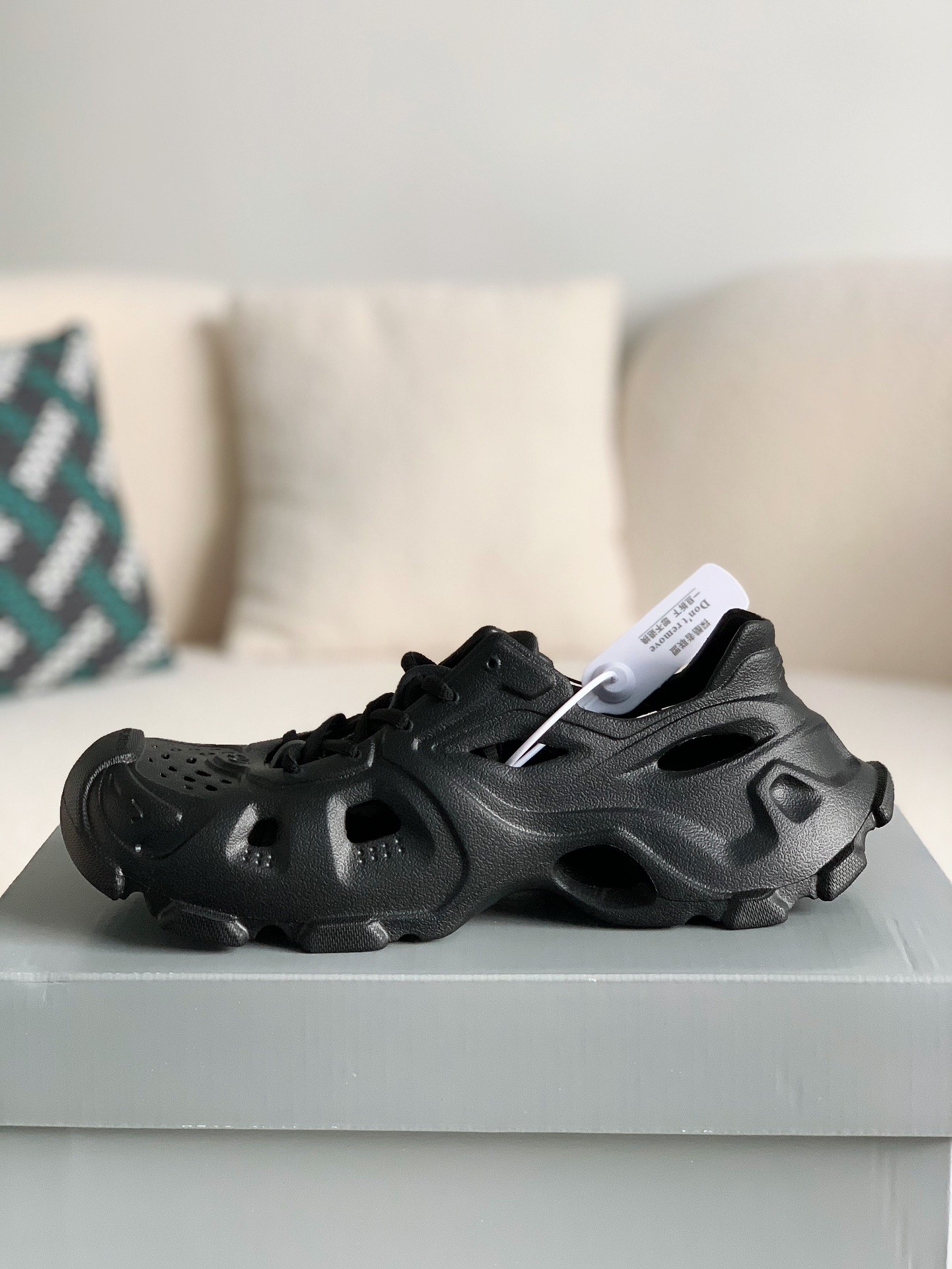 「#241」Balenciaga rubber sneakers - Image 4
