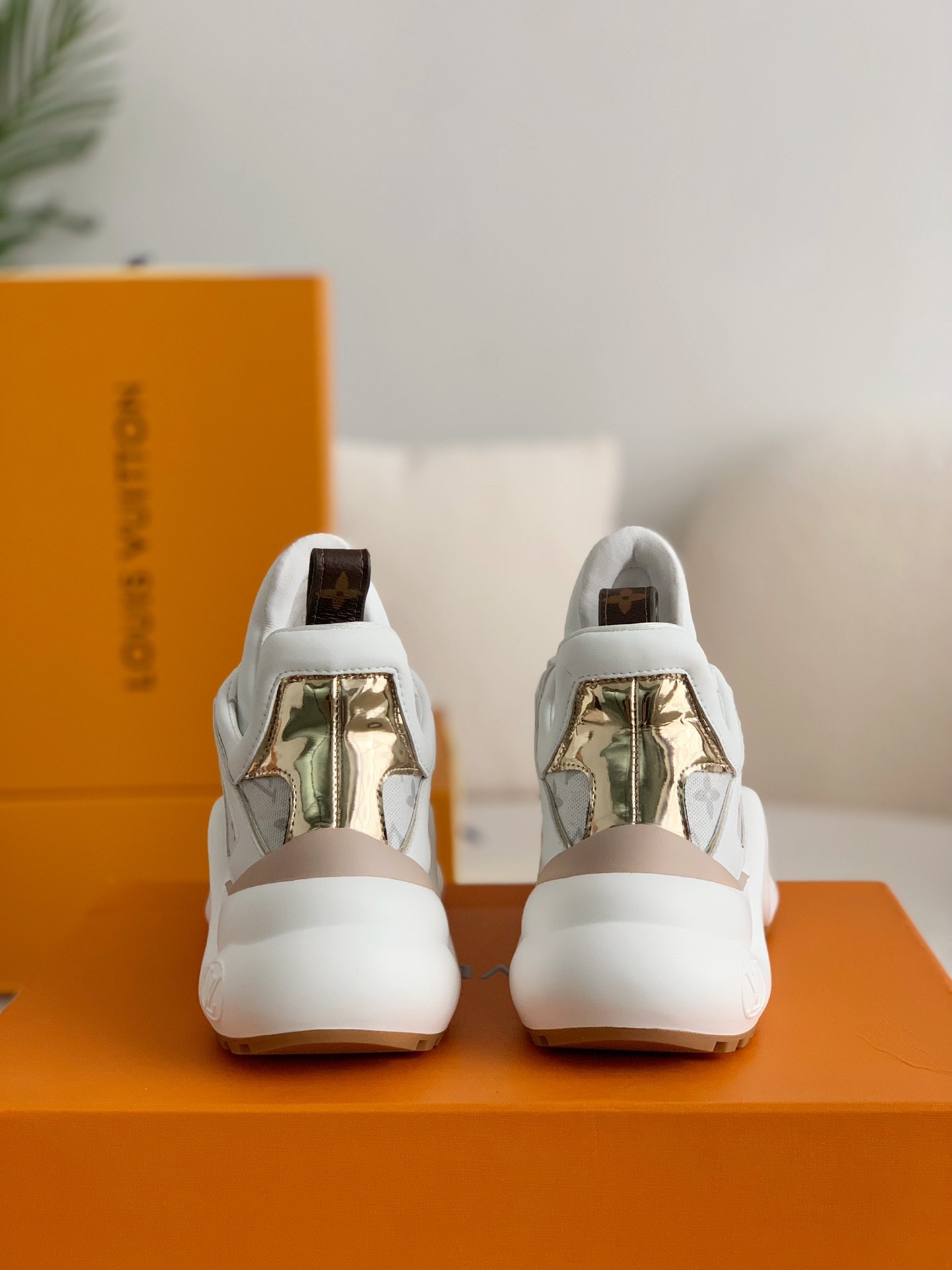 「#249」Louis Vuitton Archlight Sneaker - Image 5