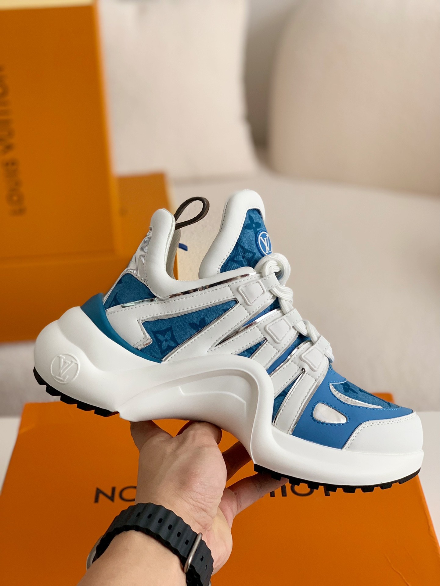 「#252」Louis Vuitton Archlight Sneaker - Image 3