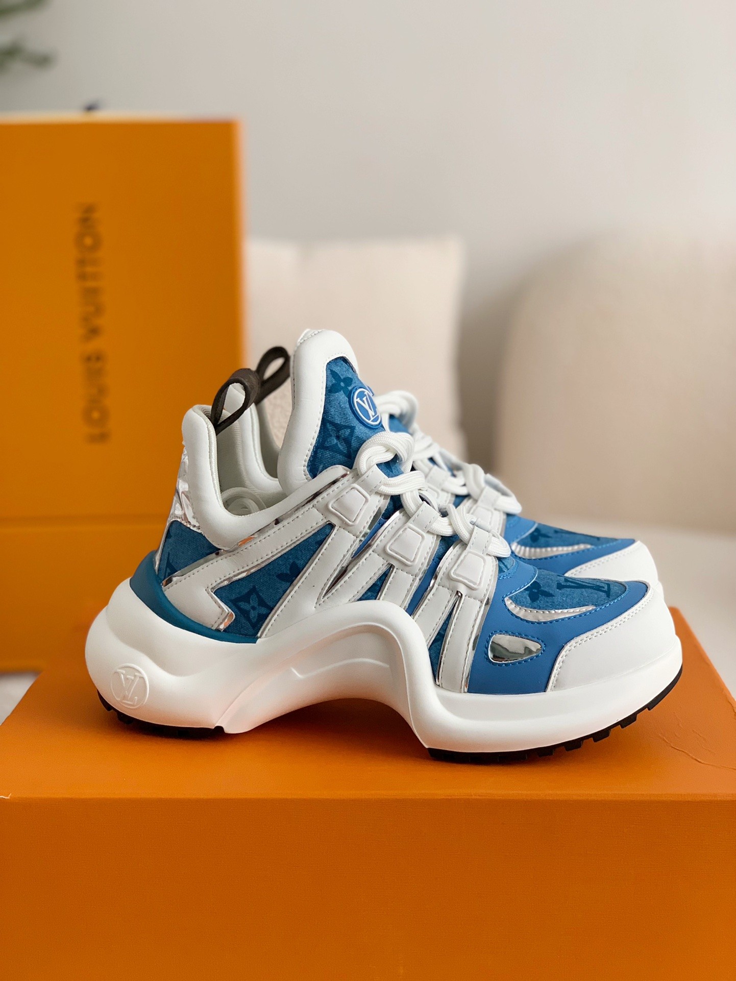 「#252」Louis Vuitton Archlight Sneaker - Image 2
