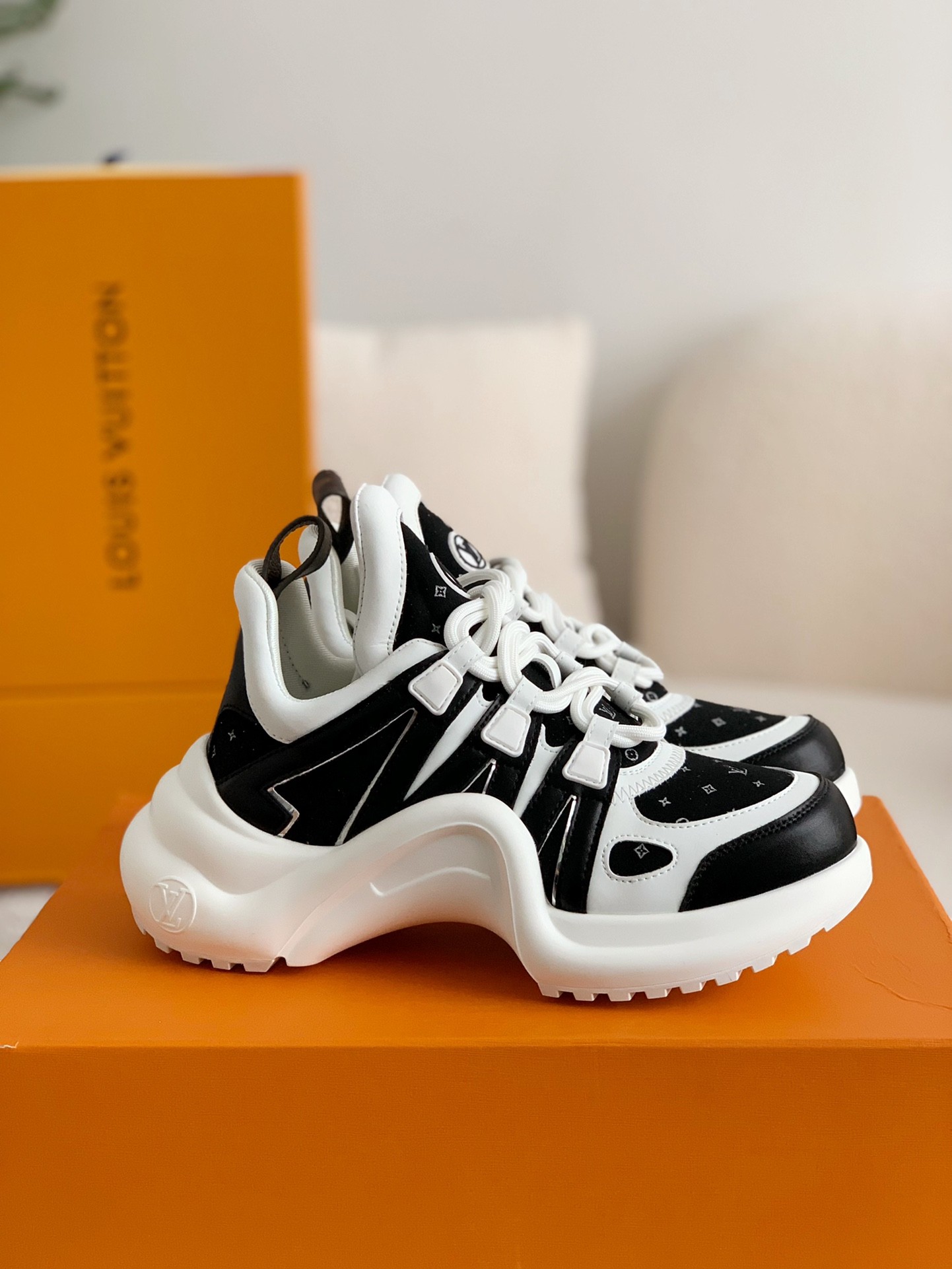 「#253」Louis Vuitton Archlight Sneaker - Image 2