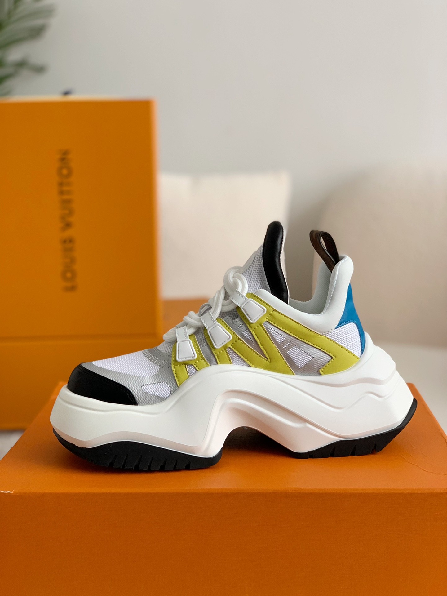 「#254」Louis Vuitton Archlight Sneaker - Image 4