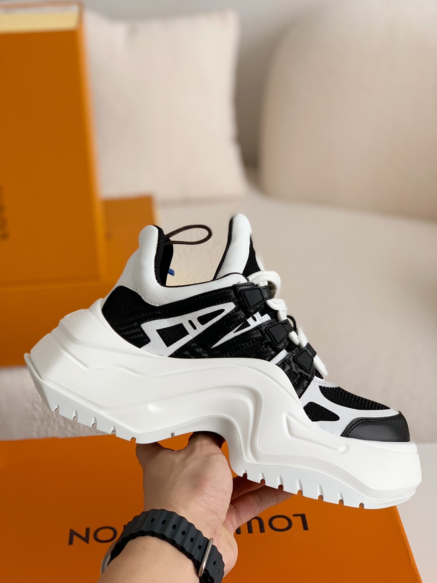 「#255」Louis Vuitton Archlight Sneaker - Image 3