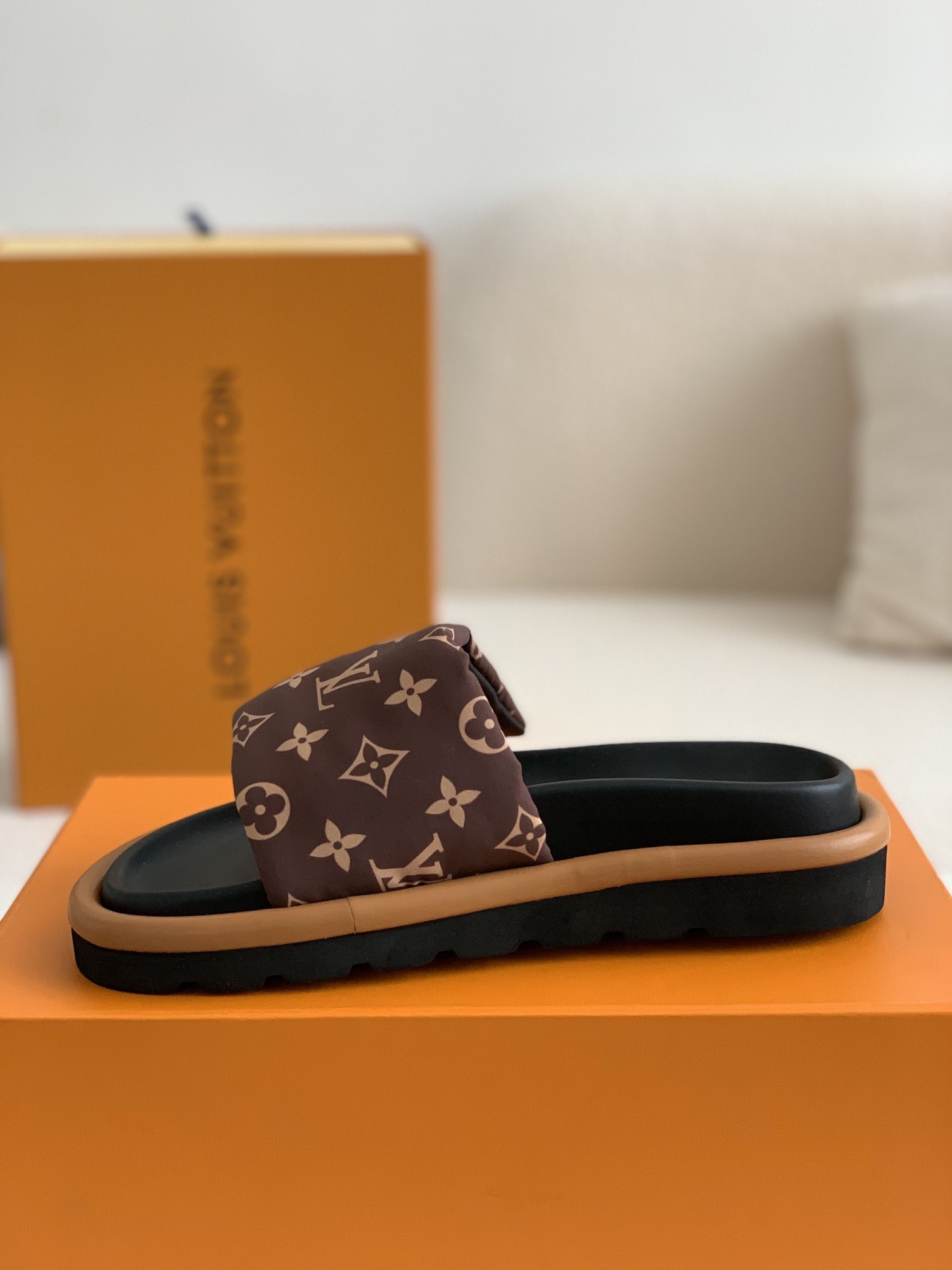 「#264」LOUIS VUITTON WOMEN'S SLIPPERS - Image 4