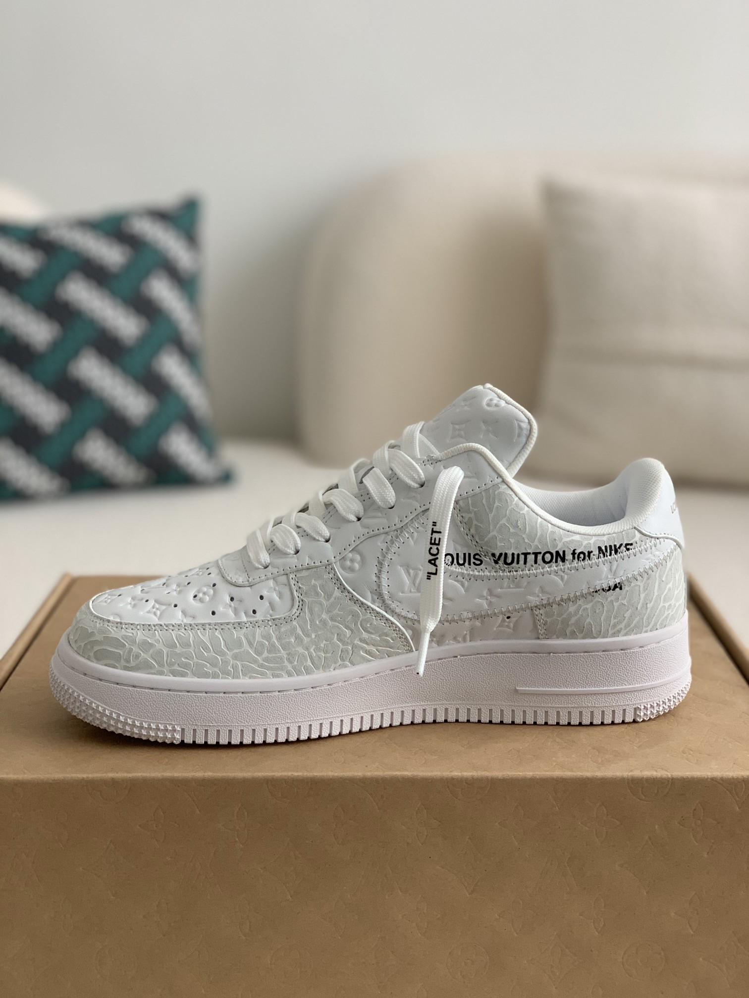 「#270」LOUIS VUITTON X NIKE AIR FORCE 1 SNEAKER - Image 4