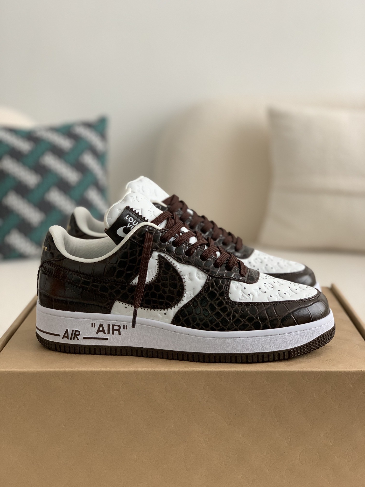 「#271」LOUIS VUITTON X NIKE AIR FORCE 1 SNEAKER - Image 2