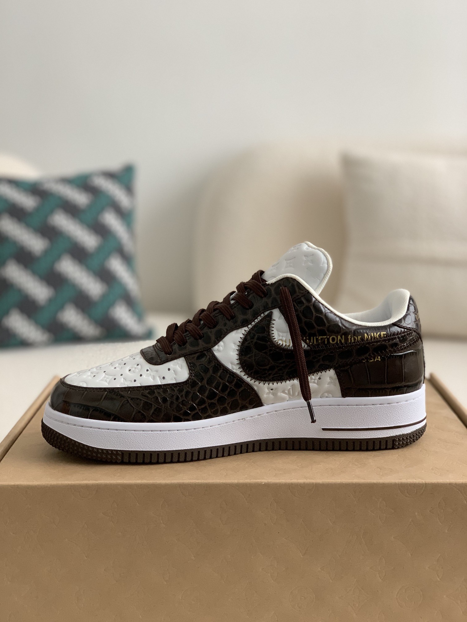 「#271」LOUIS VUITTON X NIKE AIR FORCE 1 SNEAKER - Image 4