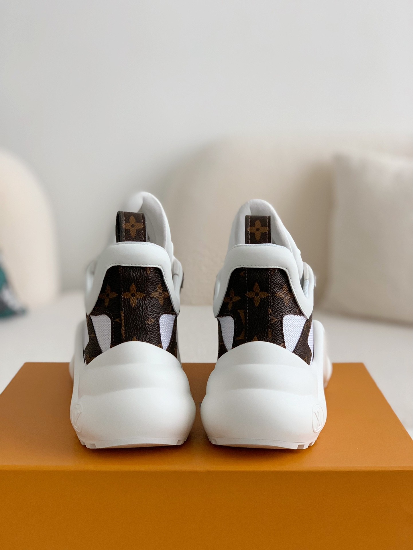 「#282」Louis Vuitton Archlight Sneaker - Image 5